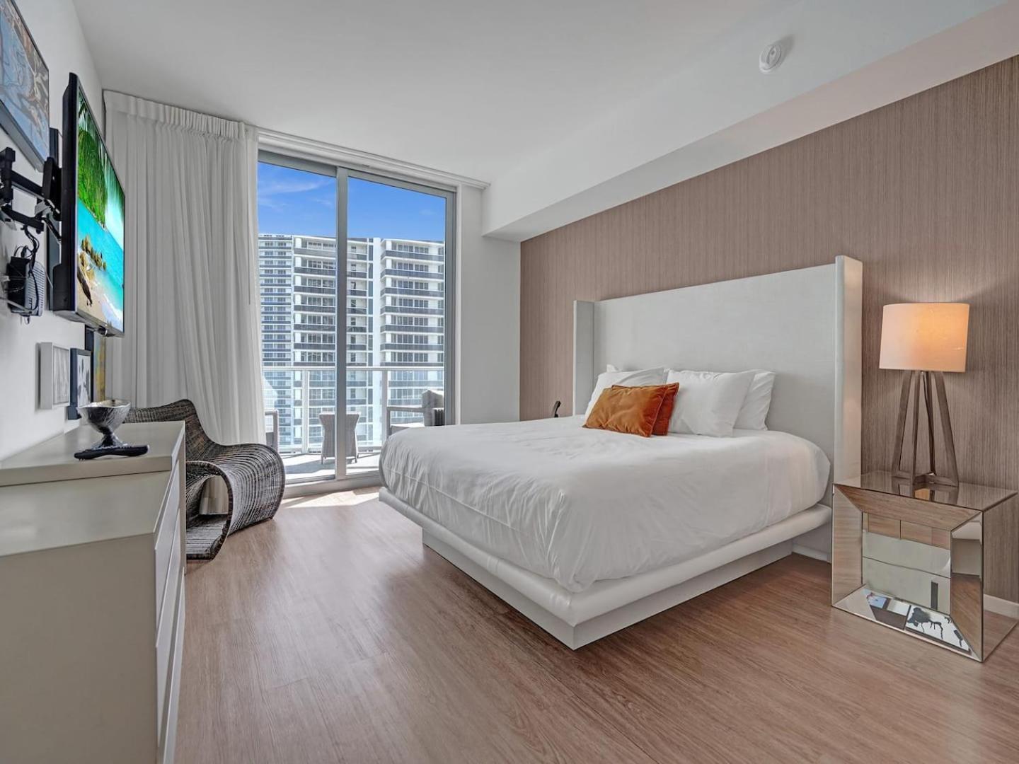 Amazing At Lyfe & Residences *