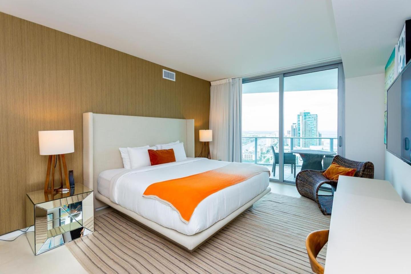 Amazing At Lyfe & Residences Apartment *
