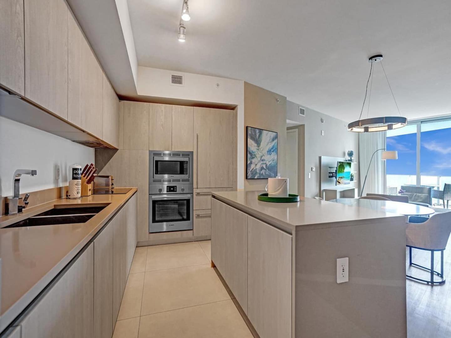 Amazing At Lyfe & Residences Apartment