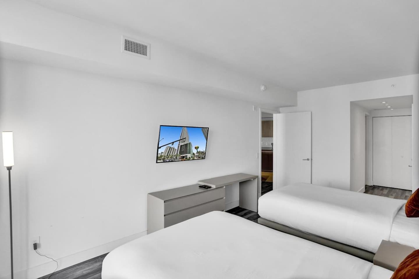 Amazing At Lyfe & Residences *