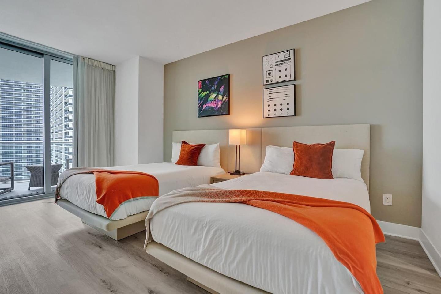 Amazing At Lyfe & Residences Apartment *
