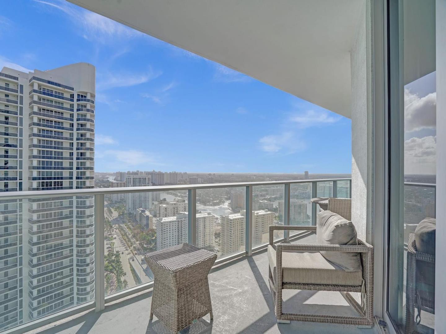 Amazing At Lyfe & Residences