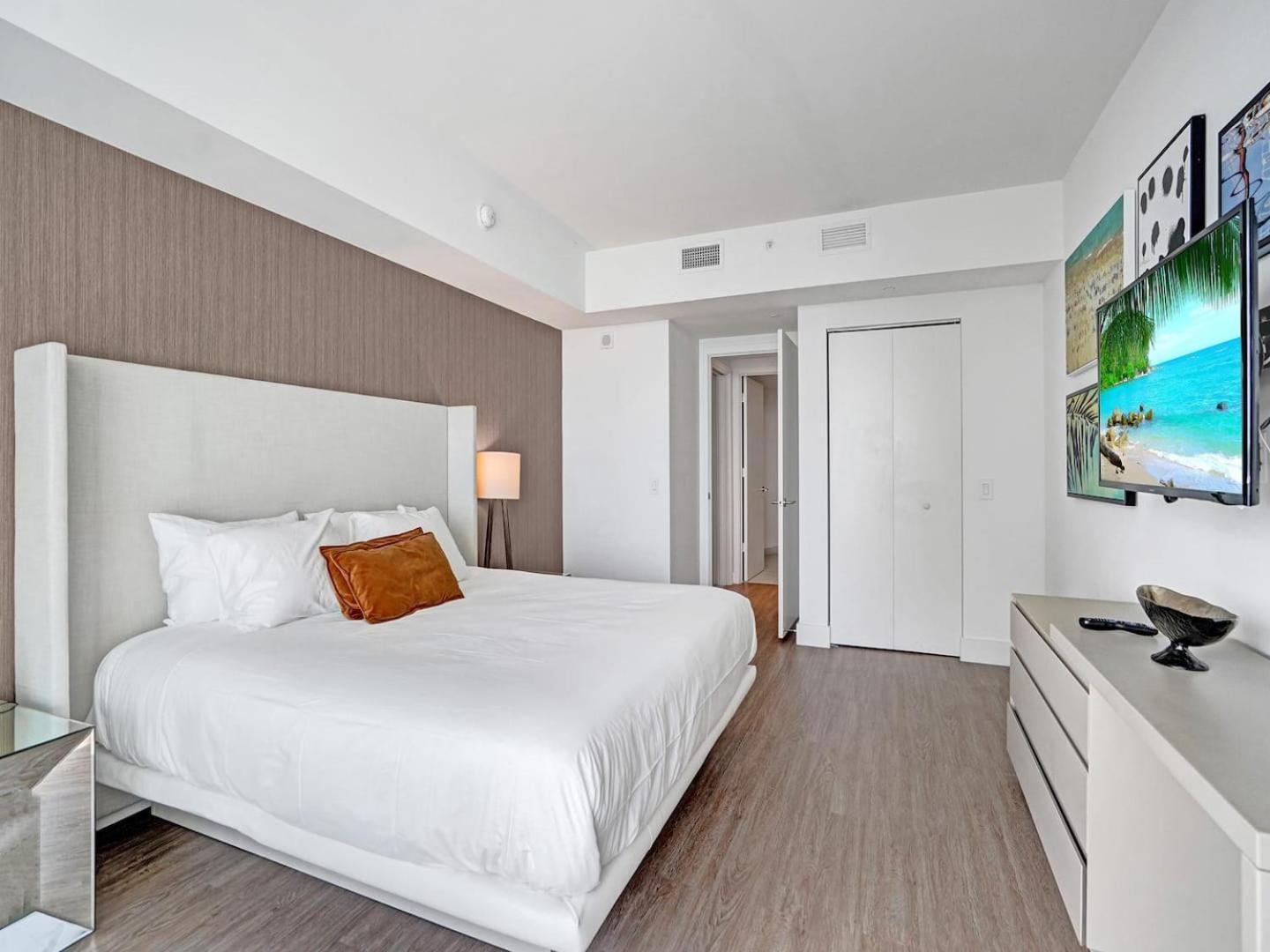 Amazing At Lyfe & Residences * Hollywood