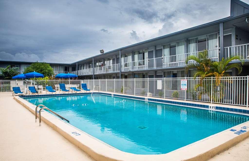 Days By Wyndham Hotel