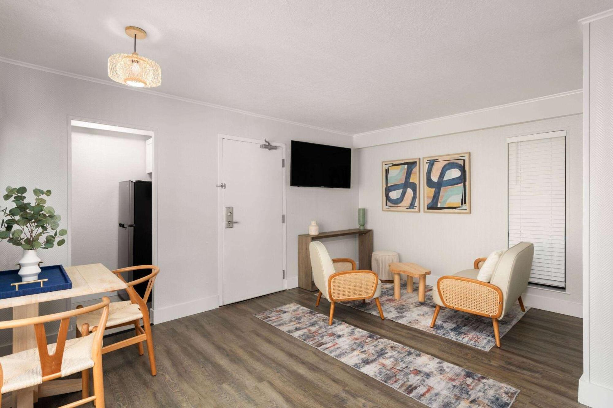 Hotel Wyndham Garden Walton Destin 3*