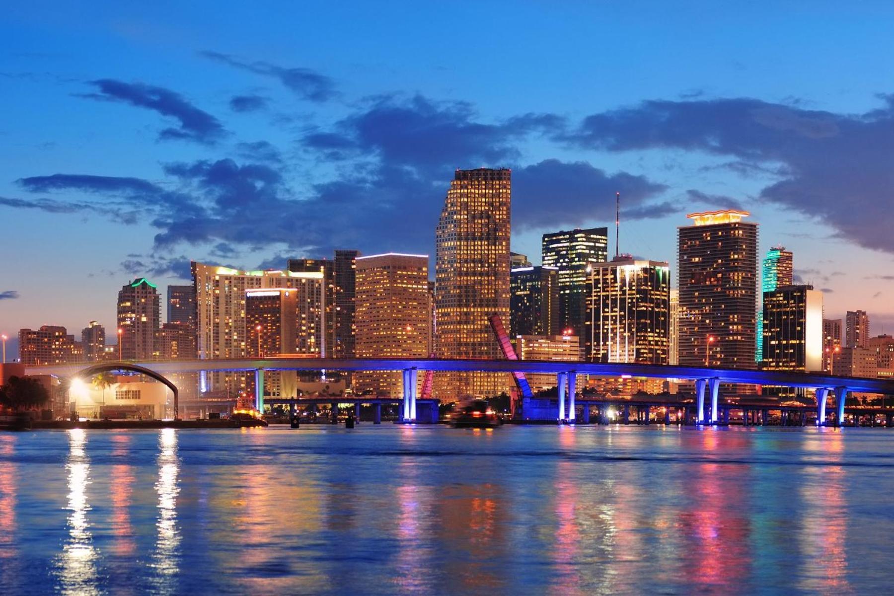 Private At Lux Free Parking Miami
