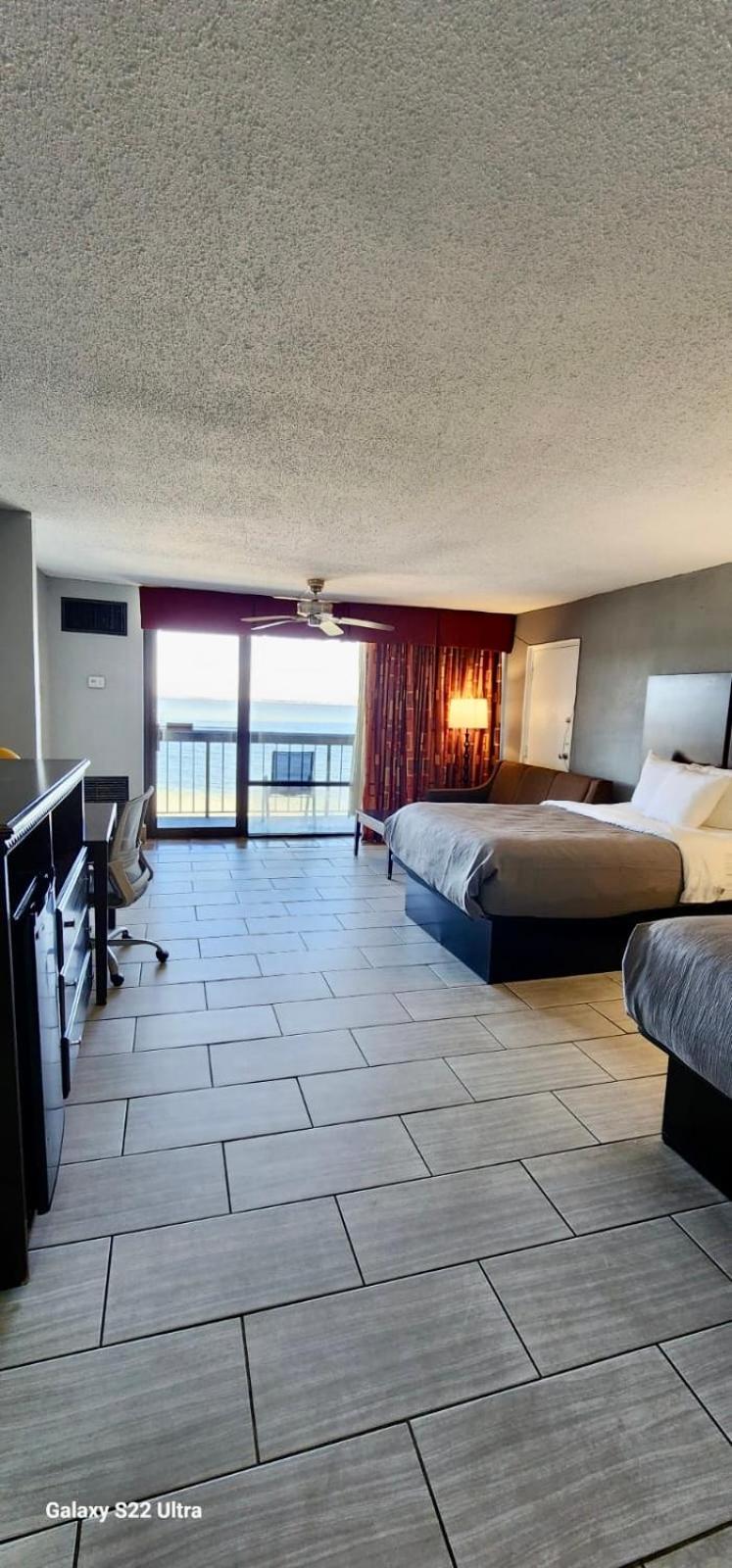 Quality & Bayside Near Pensacola Hotel 2*