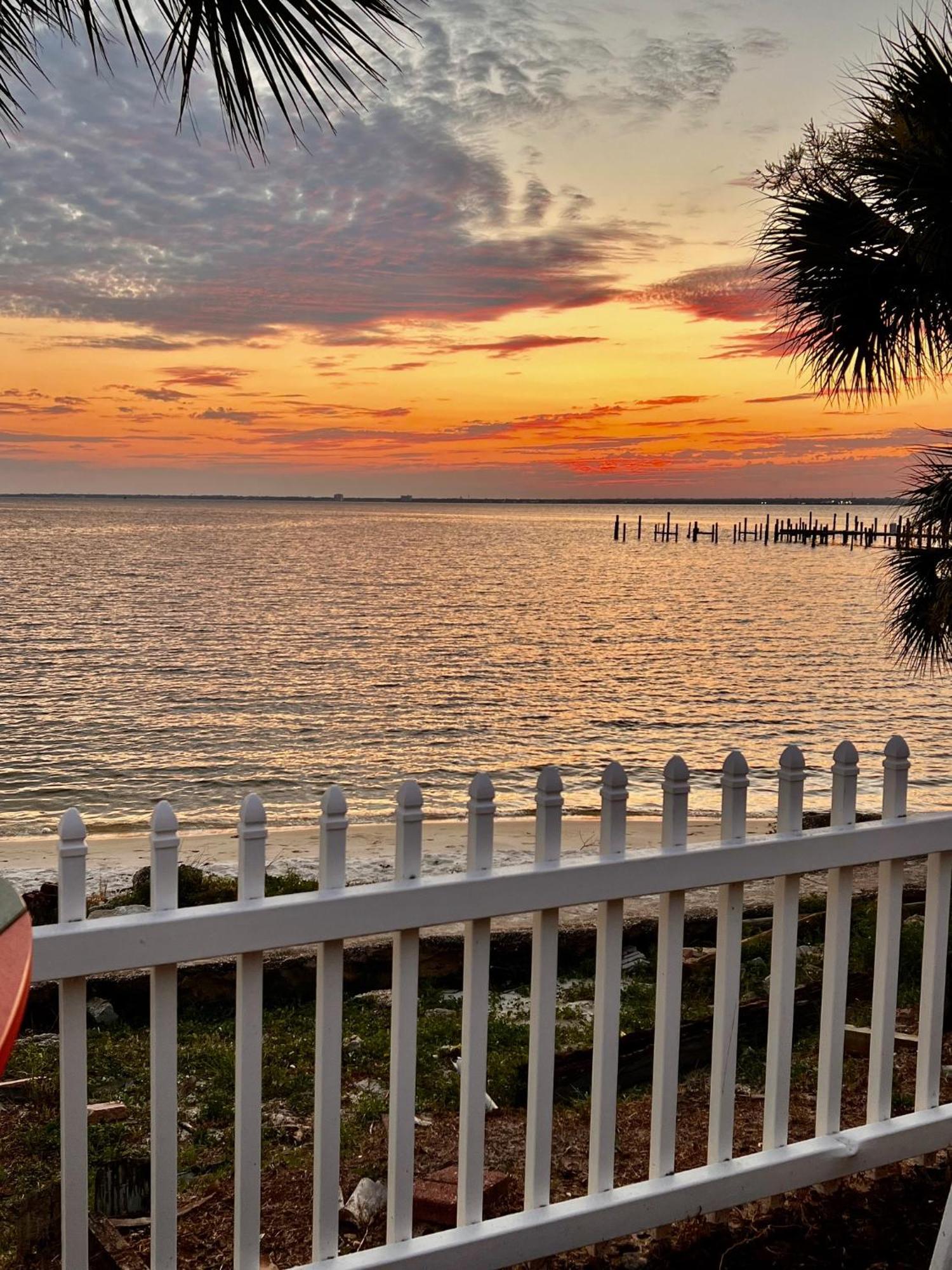 Quality & Bayside Near Pensacola Hotel