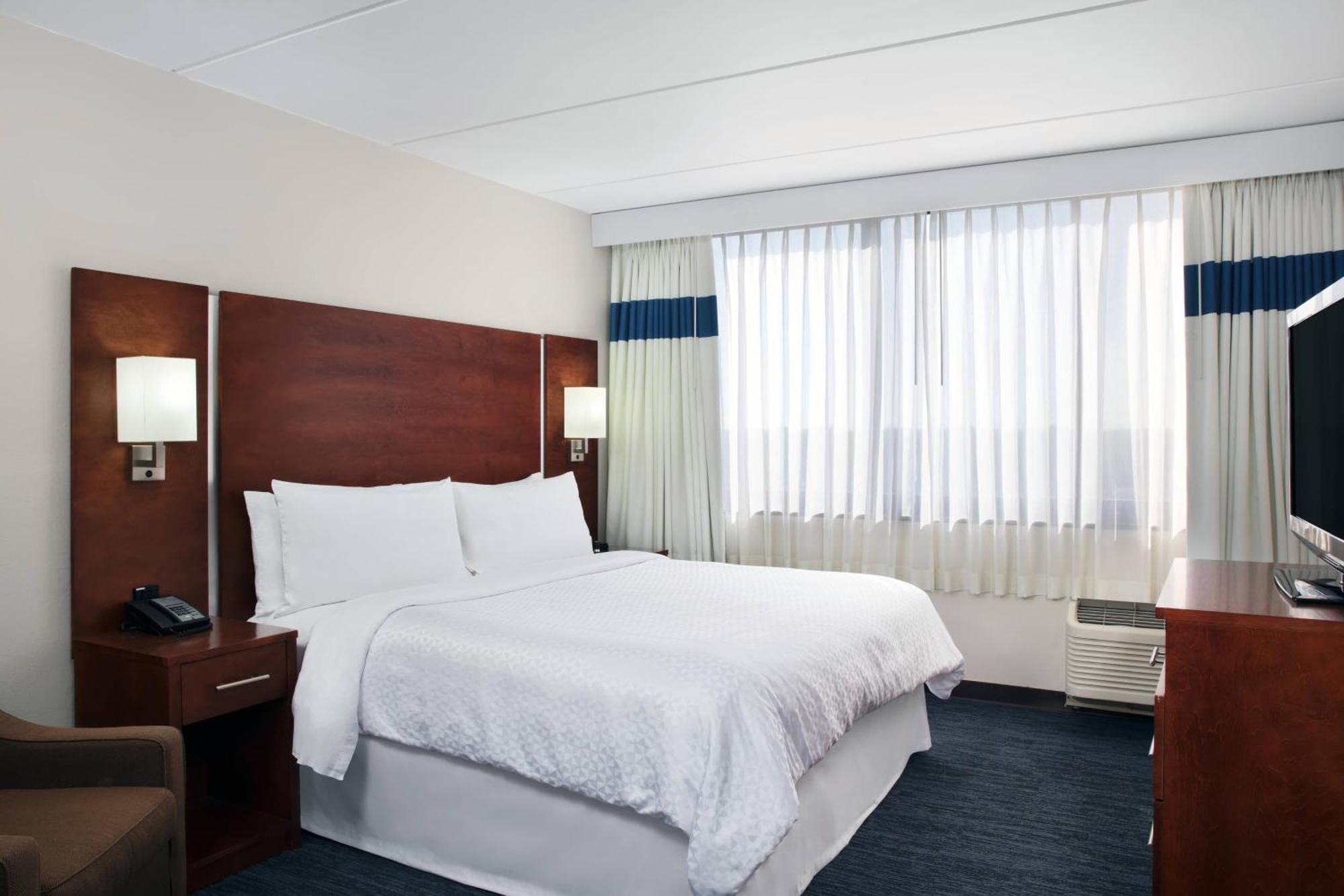 Four Points By Sheraton Lauderdale Airport/cruise Port Fort Lauderdale
