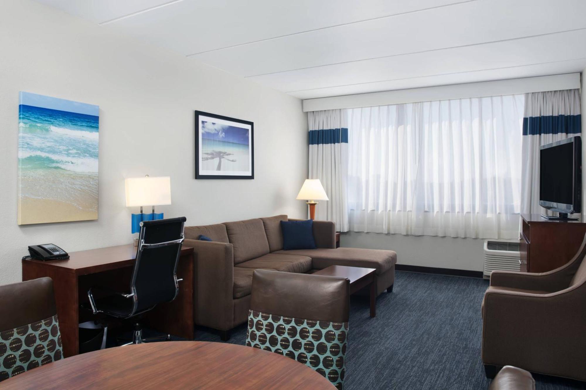 Hotel Four Points By Sheraton Lauderdale Airport/cruise Port 3*