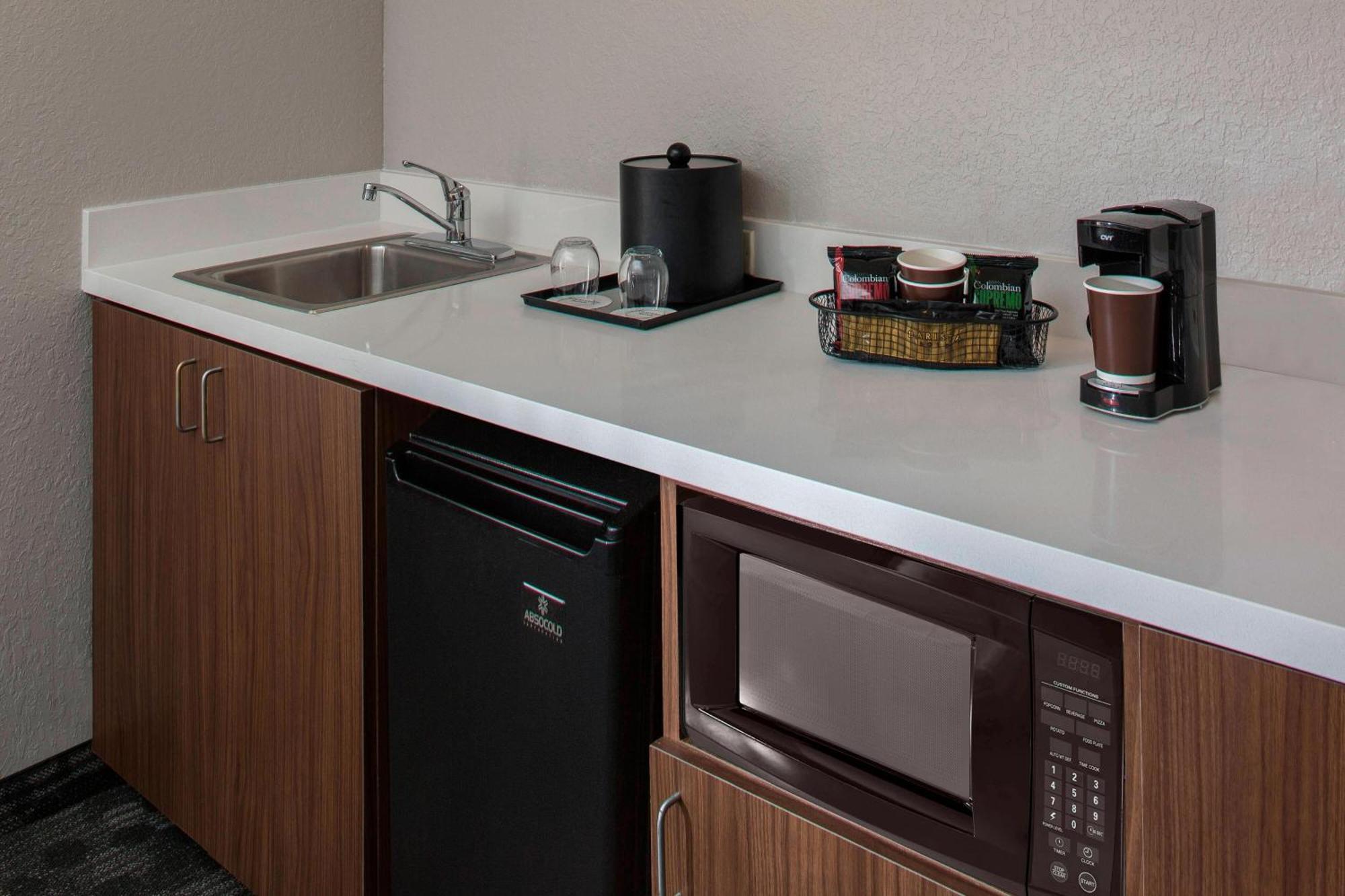 Courtyard By Marriott Orlando Buena Vista In The Marriott Village 3*