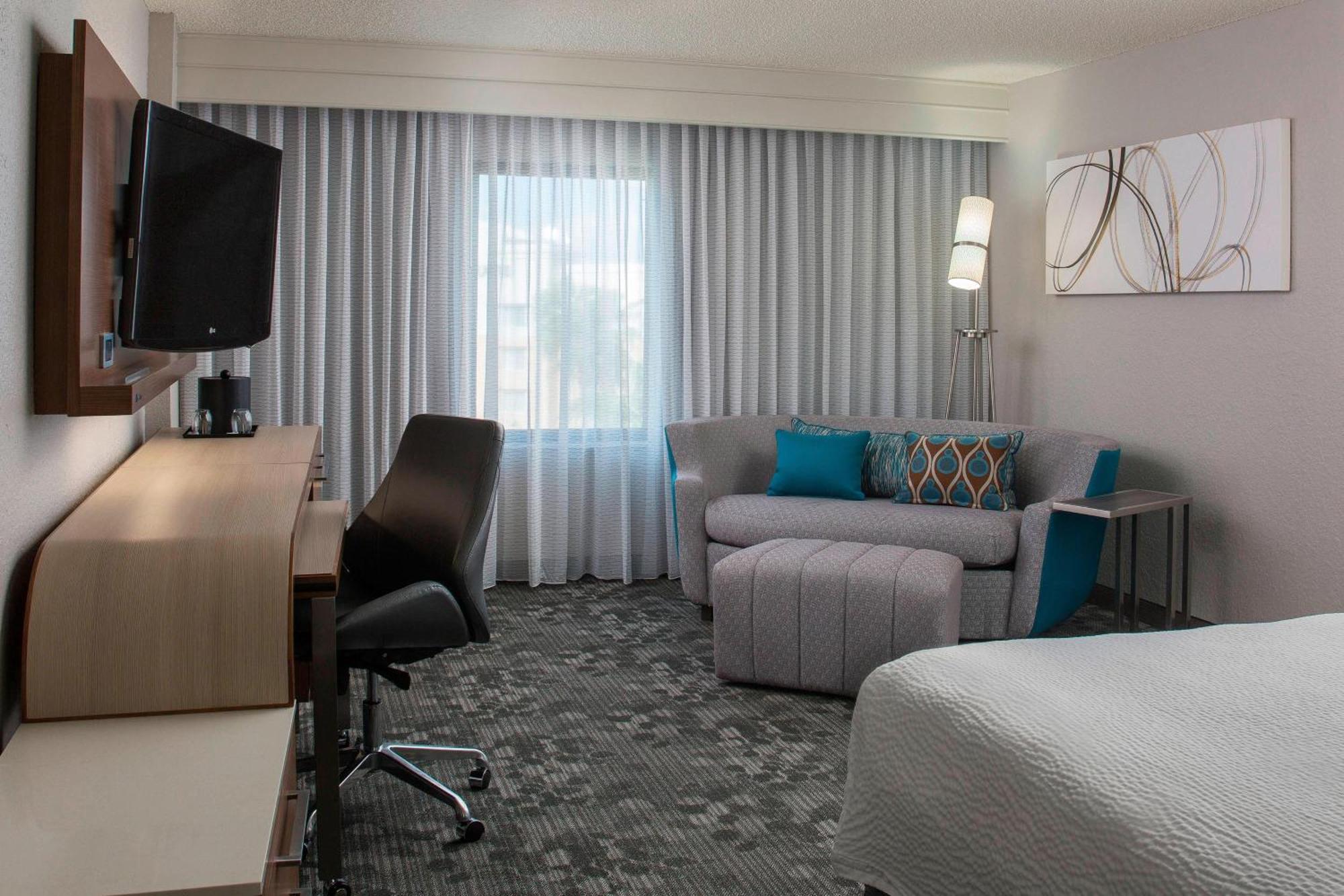 Courtyard By Marriott Orlando Buena Vista In The Marriott Village Hotel 3*