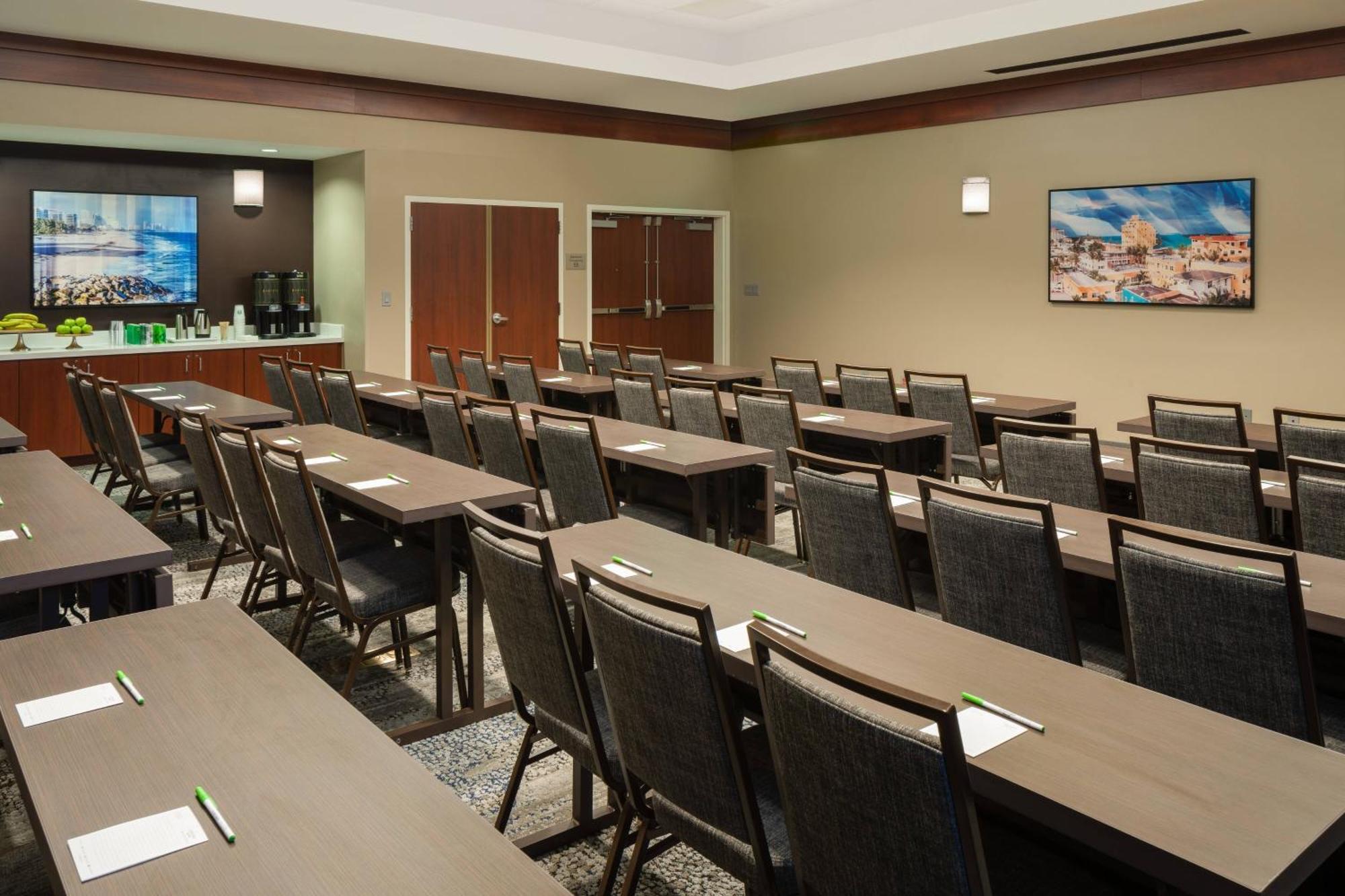 Courtyard By Marriott Lauderdale Airport & Cruise Port Dania Beach
