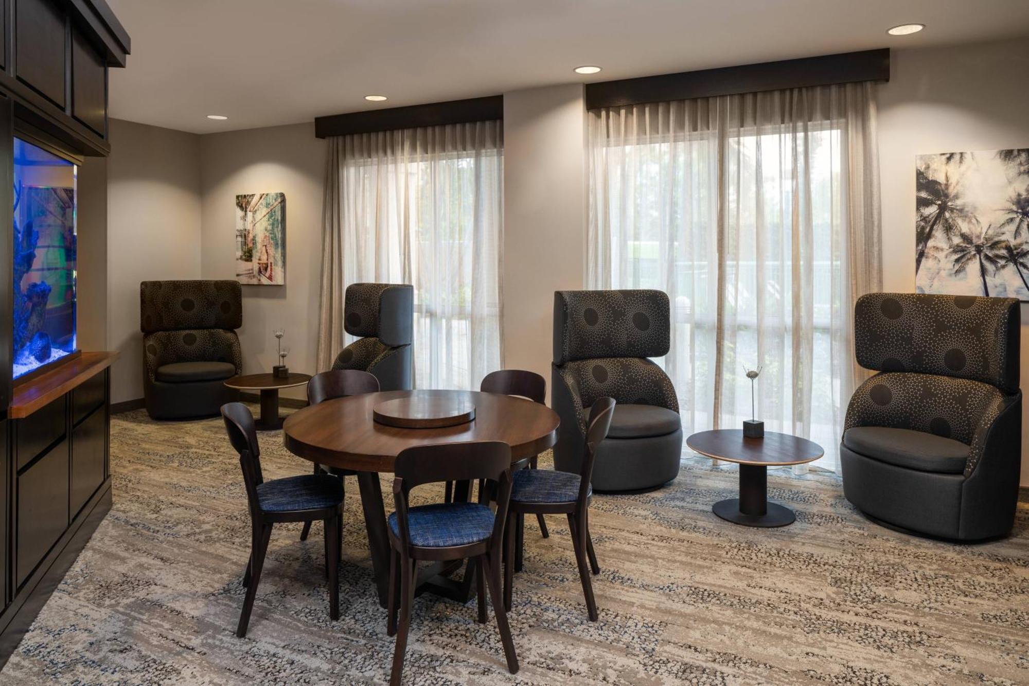 Hotel Courtyard By Marriott Lauderdale Airport & Cruise Port