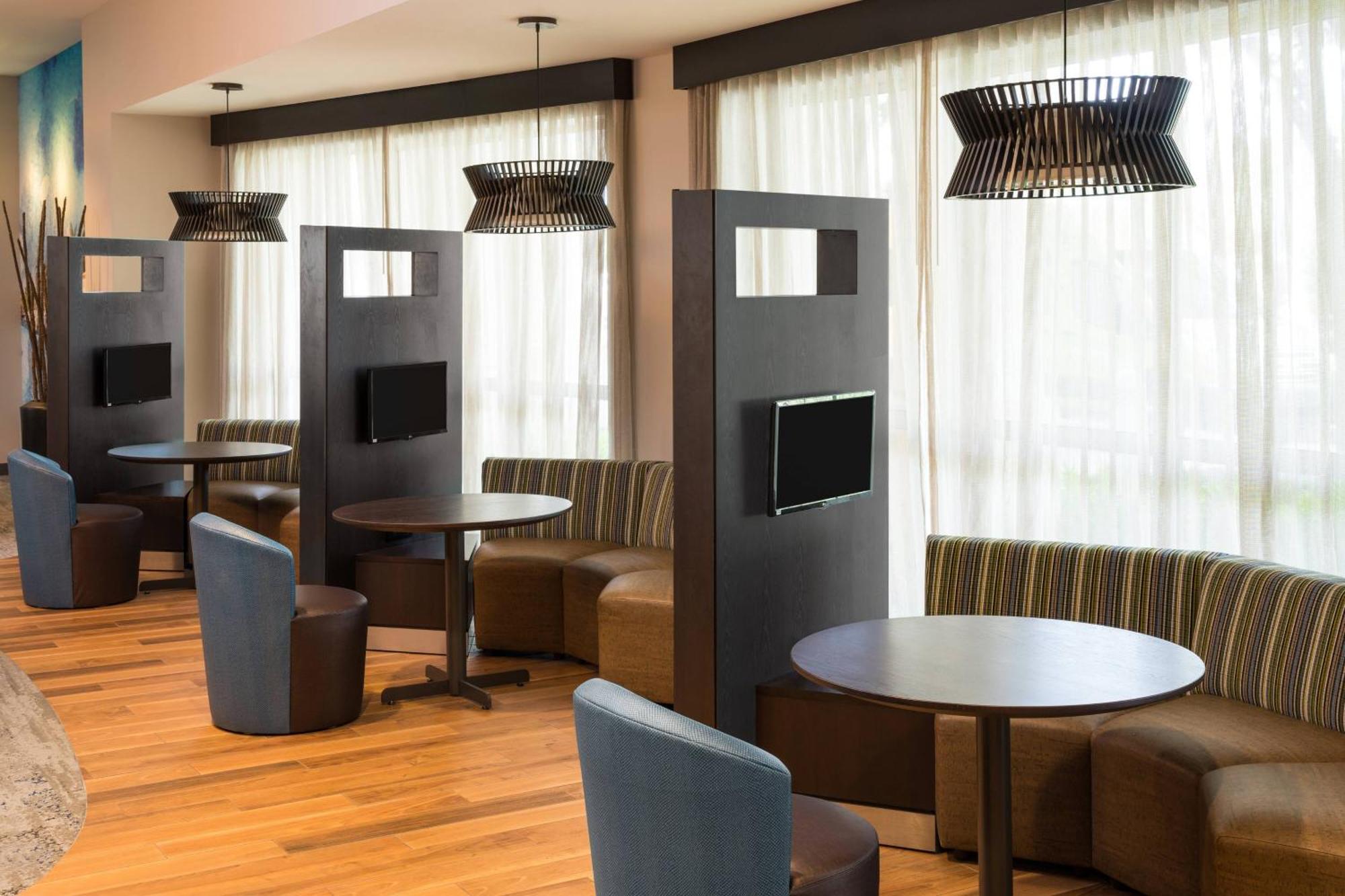 Courtyard By Marriott Lauderdale Airport & Cruise Port Dania Beach