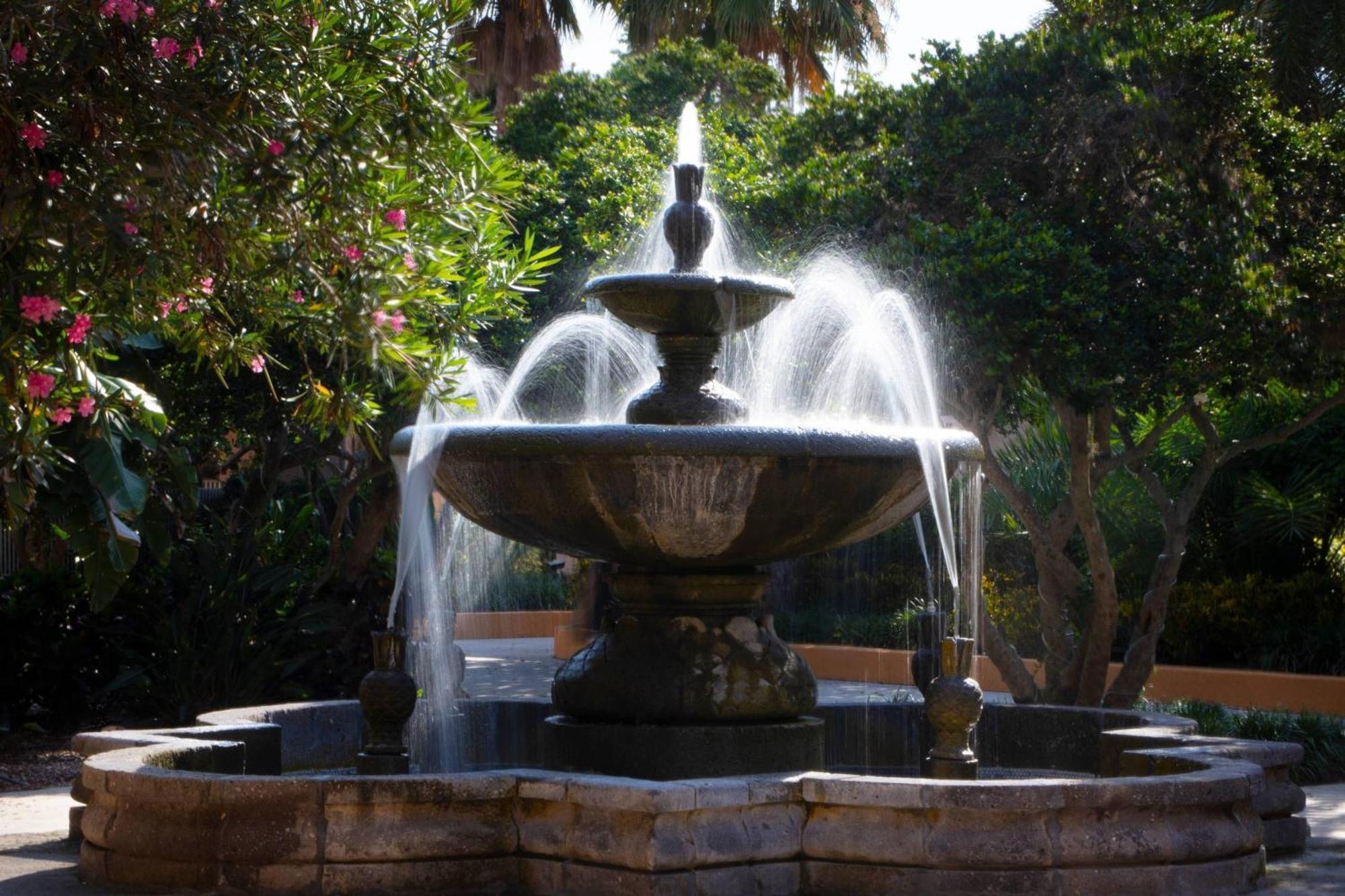 Courtyard By Marriott Sarasota/riverfront Bradenton