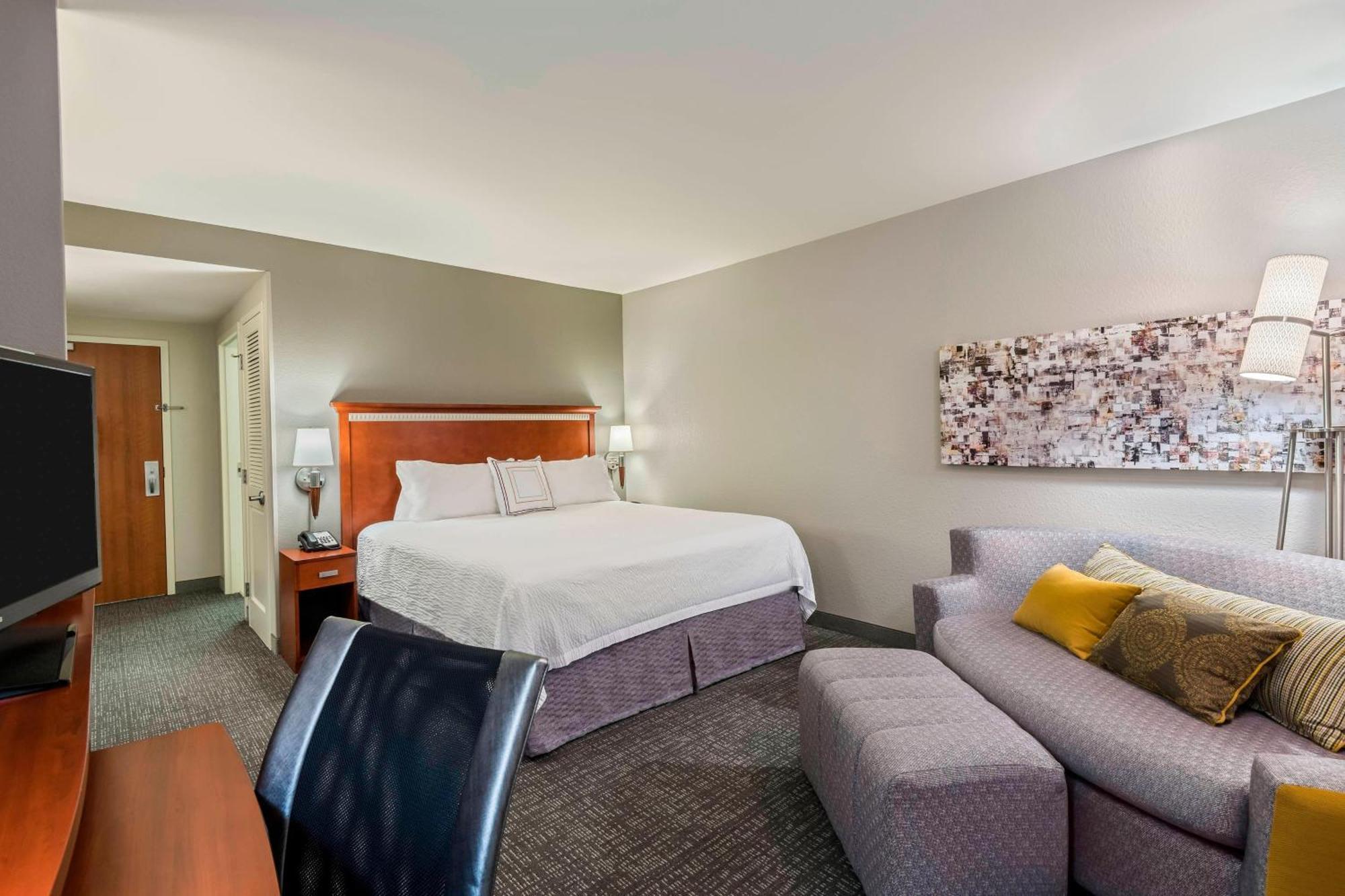 Courtyard Myers At I-75 And Gulf Coast Town Center 3* Estero
