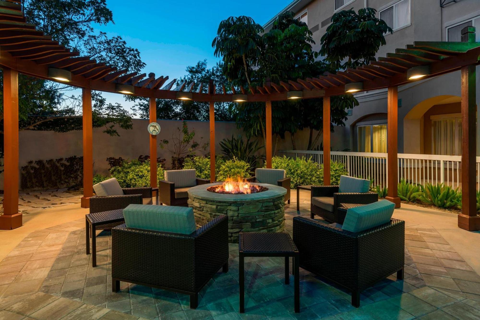 Courtyard Myers At I-75 And Gulf Coast Town Center