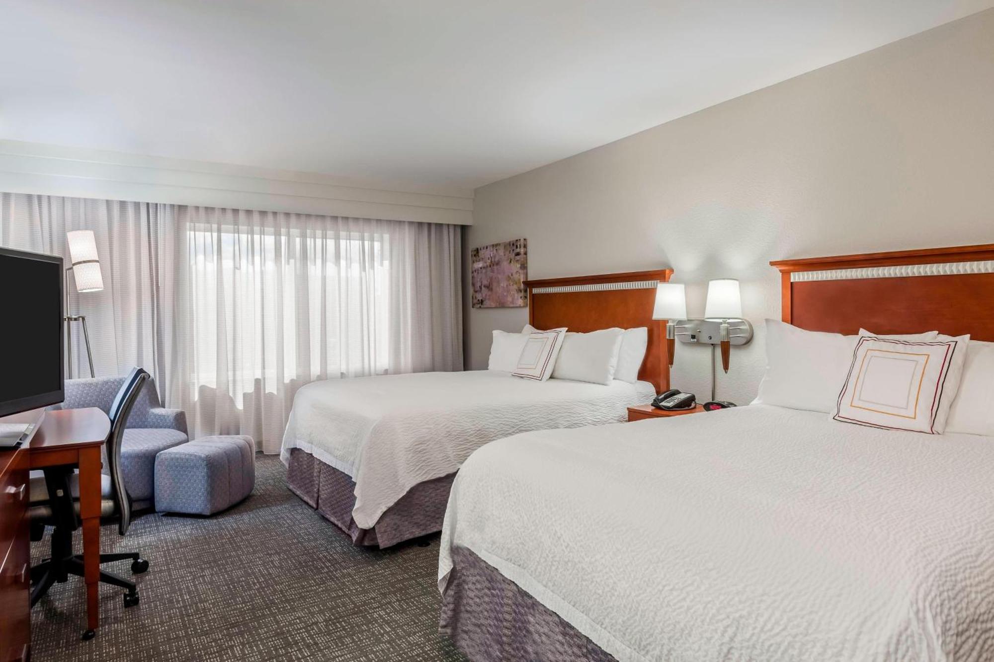 Courtyard Myers At I-75 And Gulf Coast Town Center Hotel 3*