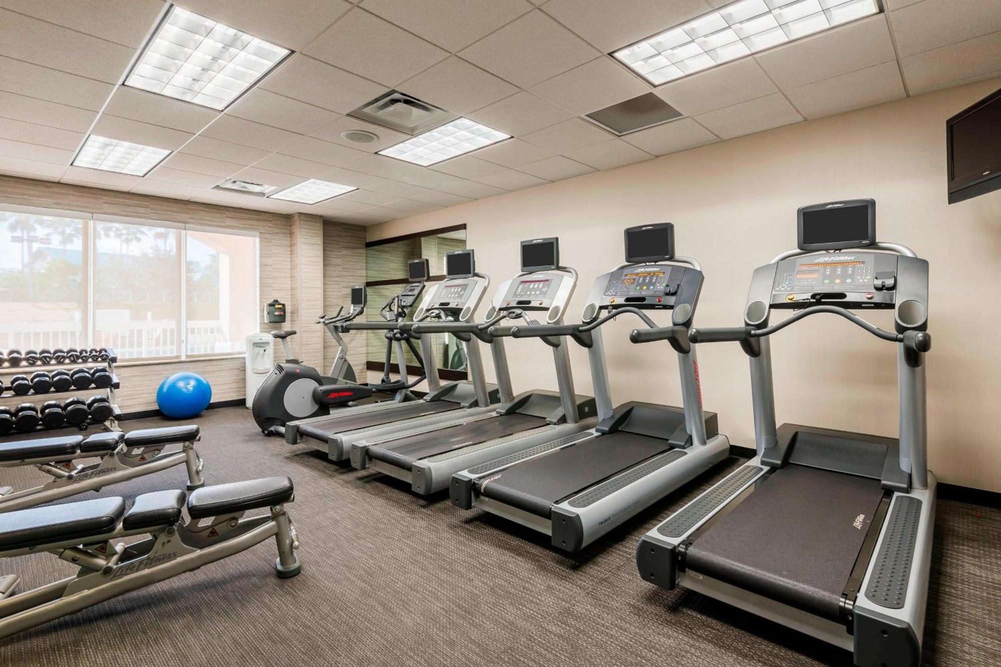 Courtyard Myers At I-75 And Gulf Coast Town Center Estero