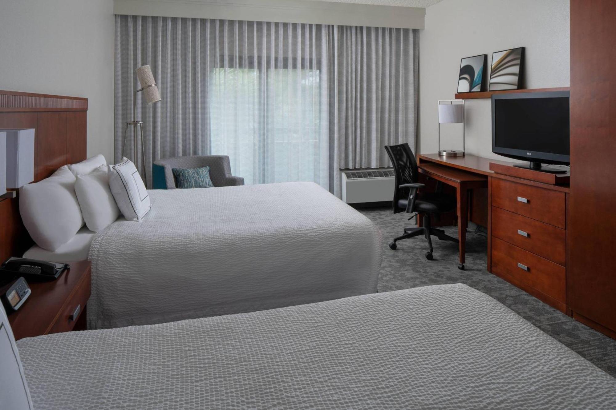Courtyard By Marriott At The Mayo Clinic Campus/beaches Hotel Jacksonville