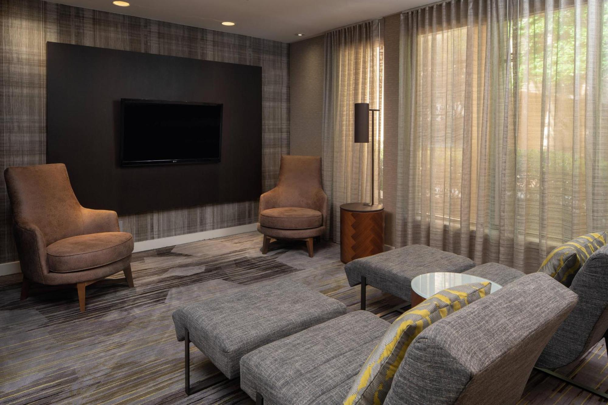 Courtyard By Marriott At The Mayo Clinic Campus/beaches Hotel