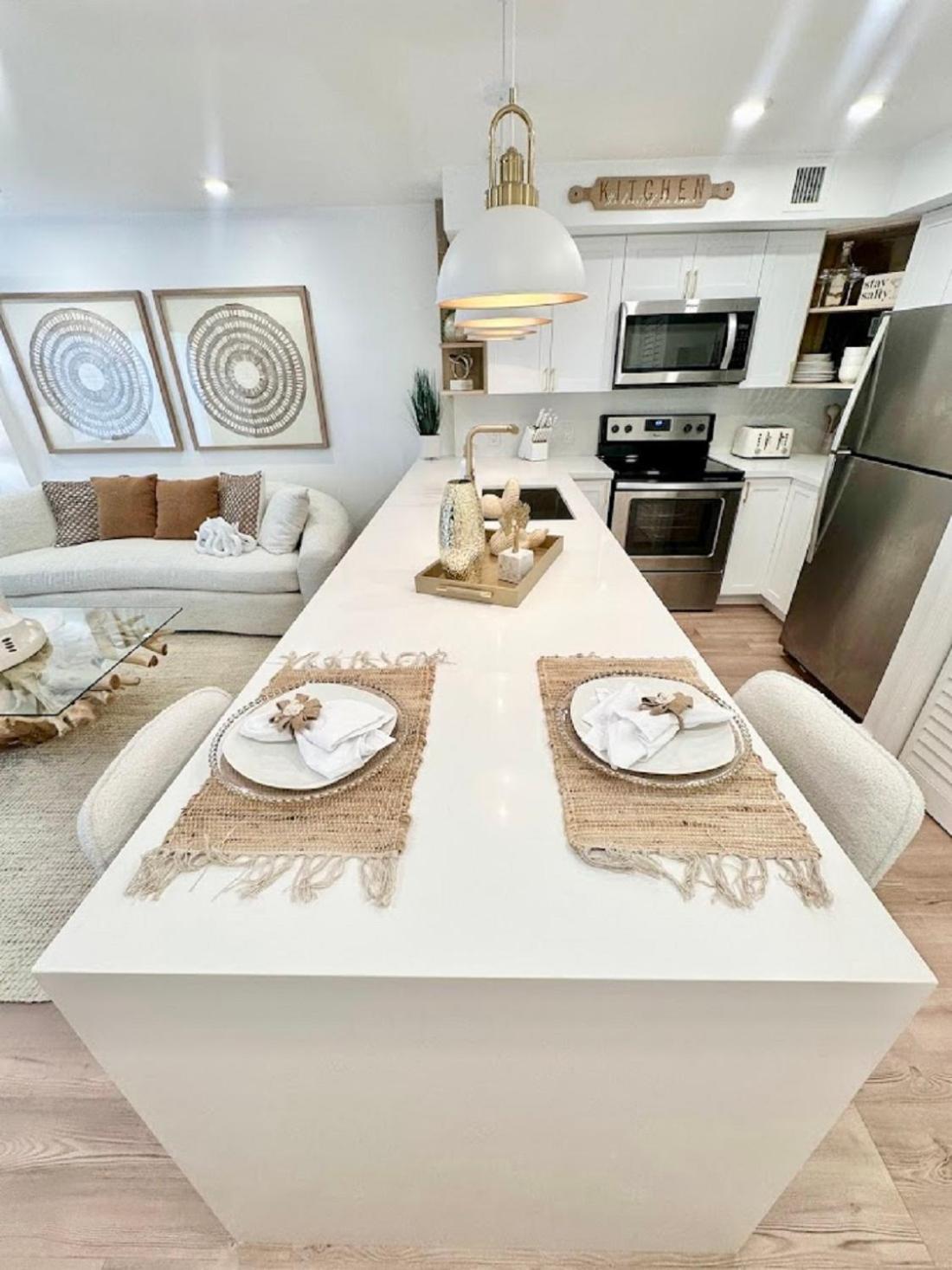 Apartment Seaside Serenity, Brand New 2 Bed 2 Bath Pool Area, Tennis Pickleball 2024 Remodel