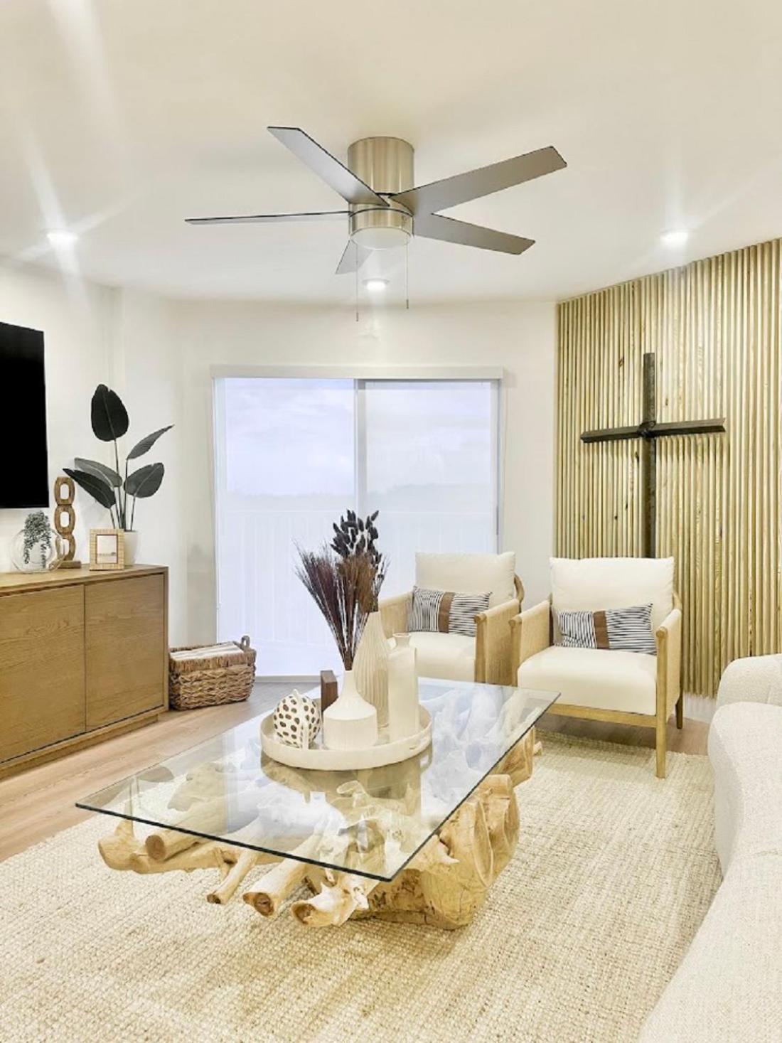 Seaside Serenity, Brand New 2 Bed 2 Bath Pool Area, Tennis Pickleball 2024 Remodel Apartment *