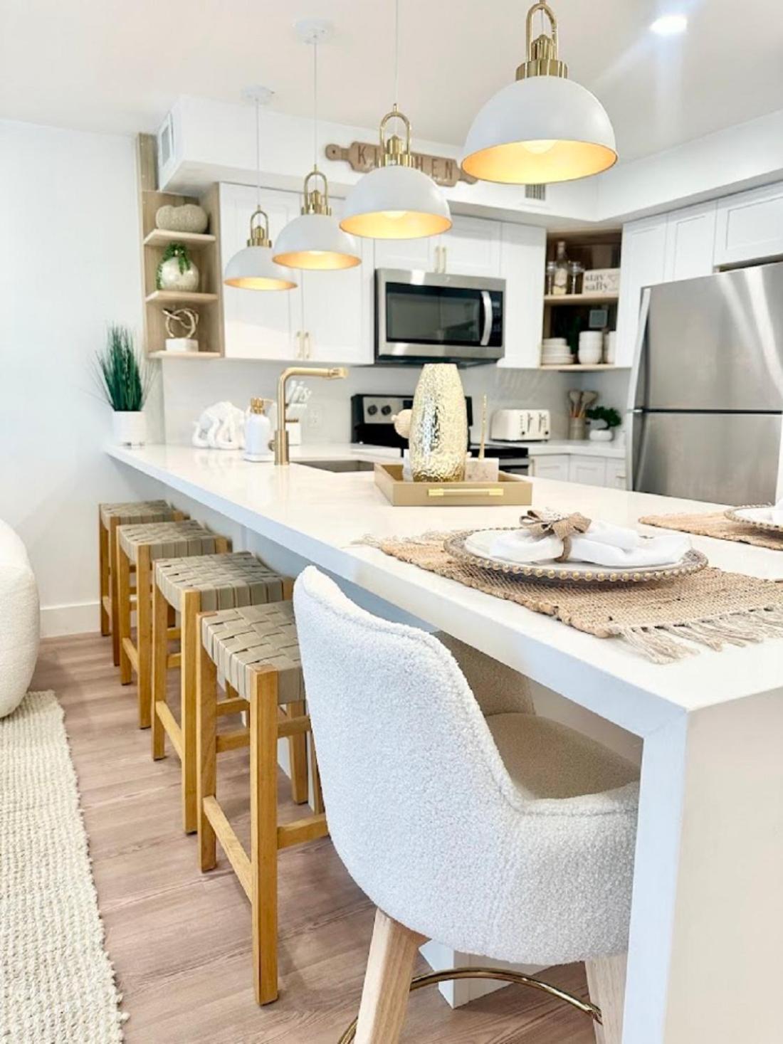 Apartment Seaside Serenity, Brand New 2 Bed 2 Bath Pool Area, Tennis Pickleball 2024 Remodel *