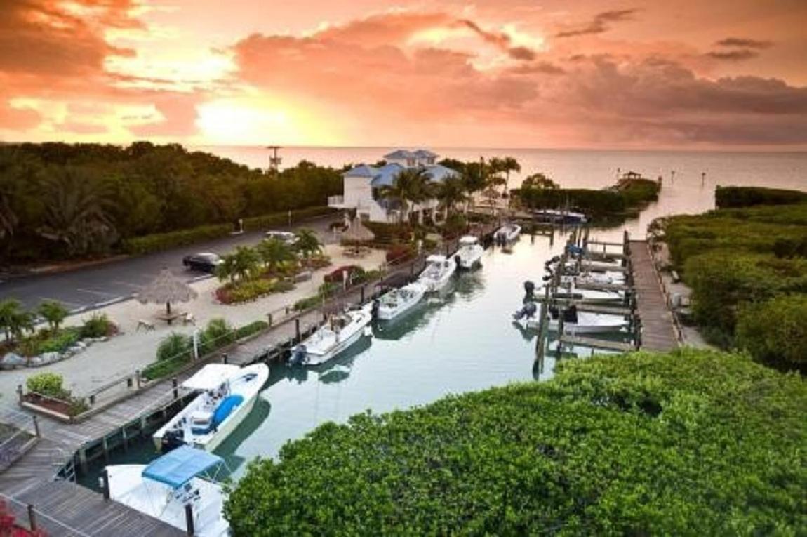 Seaside Serenity, Brand New 2 Bed 2 Bath Pool Area, Tennis Pickleball 2024 Remodel Apartment