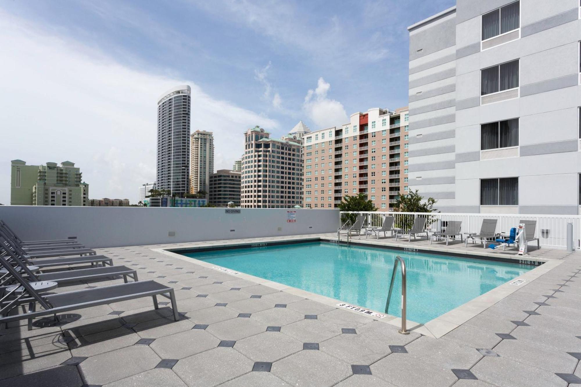 Fairfield & By Marriott Lauderdale Downtown/las Olas Hotel 3*