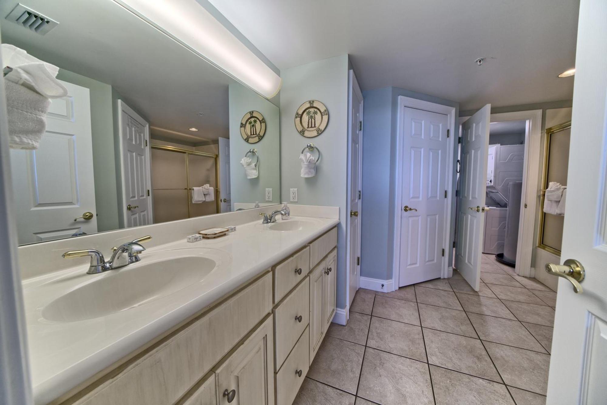 Tropical Gulf Front With Picnic Area & Grills - Unit 0802 Apartment Panama City Beach