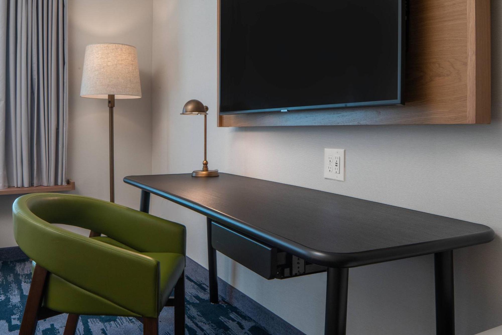 Fairfield By Marriott & Pine Forest 3*