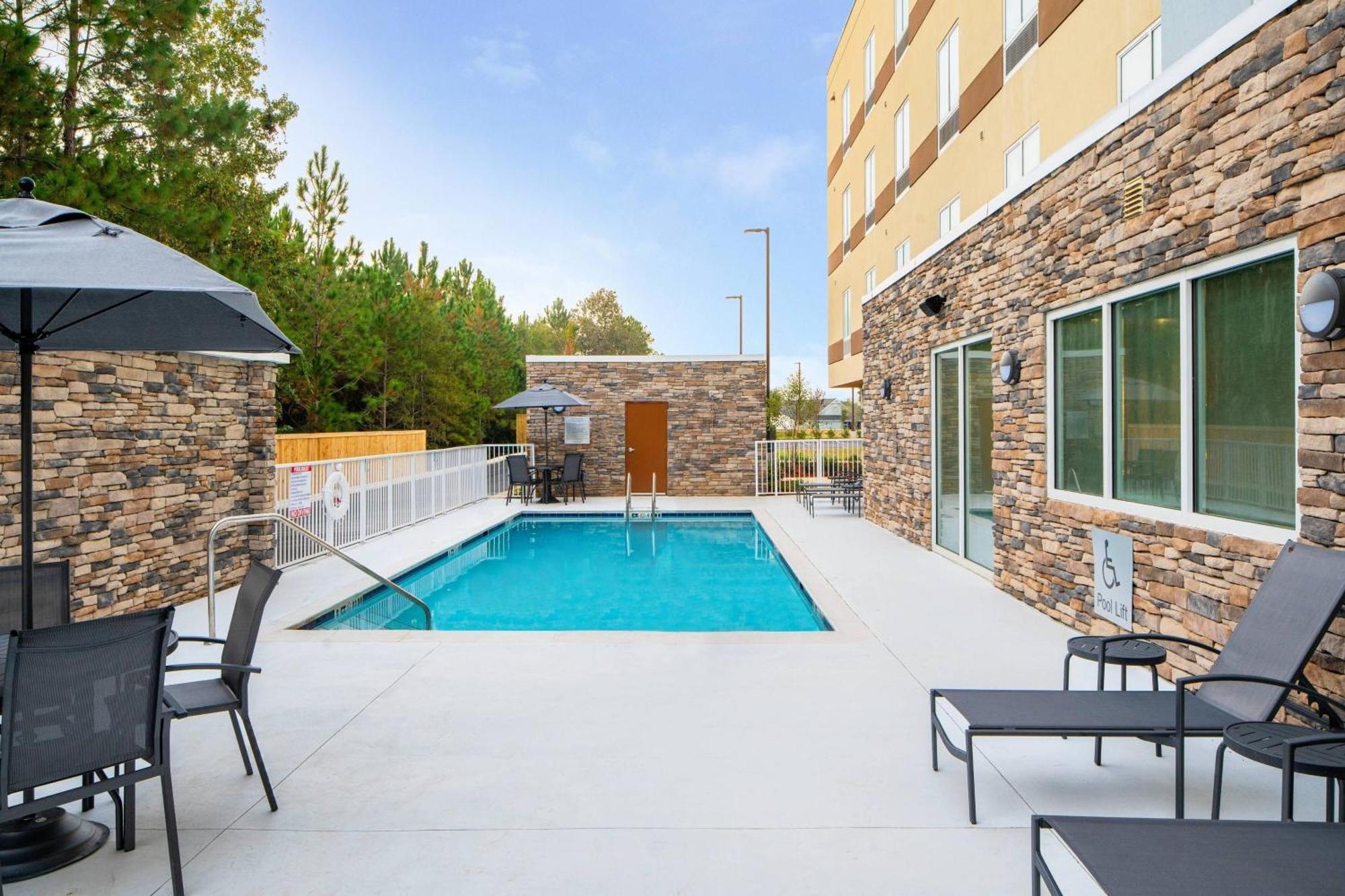 Fairfield By Marriott & Pensacola Pine Forest Ferry Pass