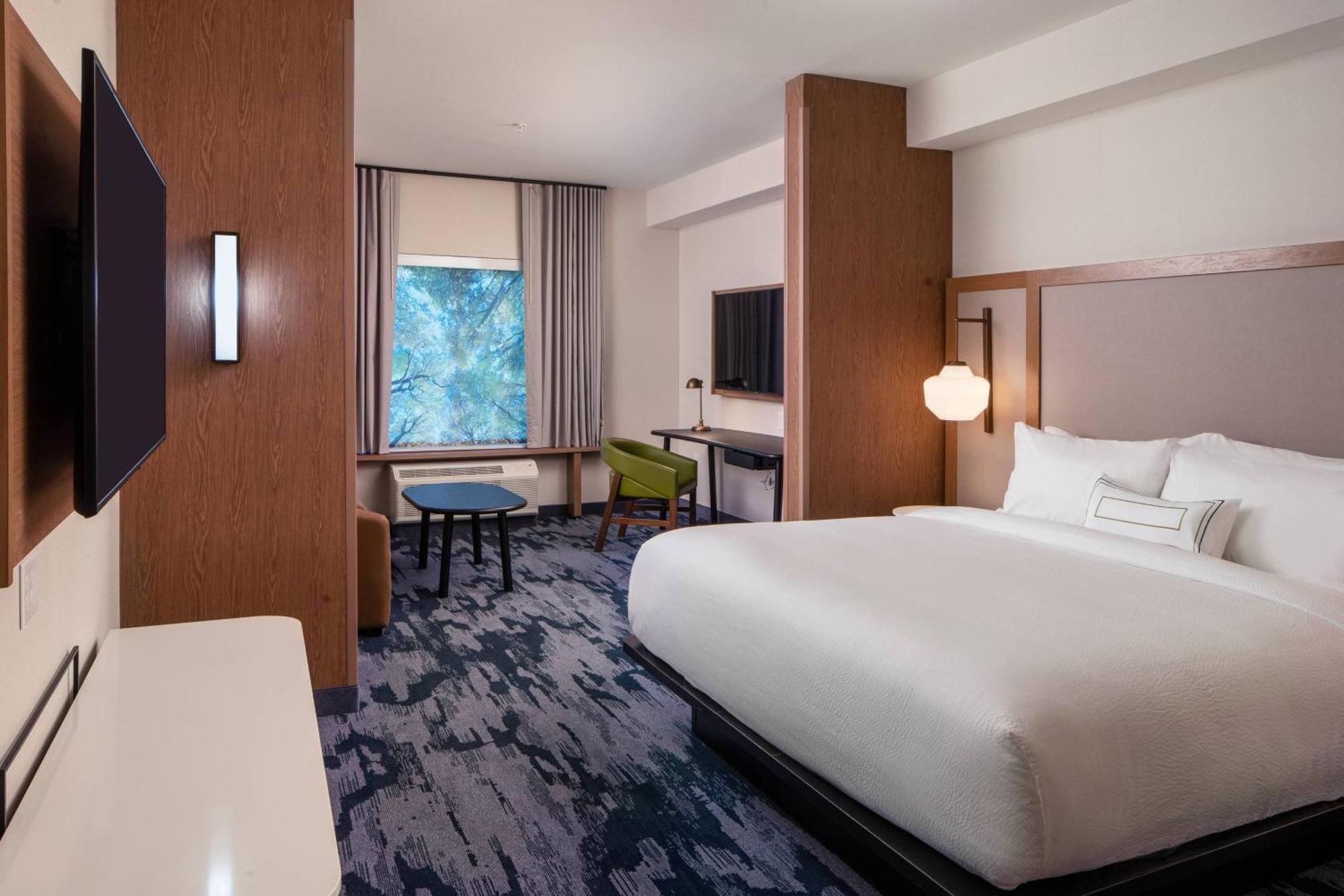 Hotel Fairfield By Marriott & Pine Forest 3*
