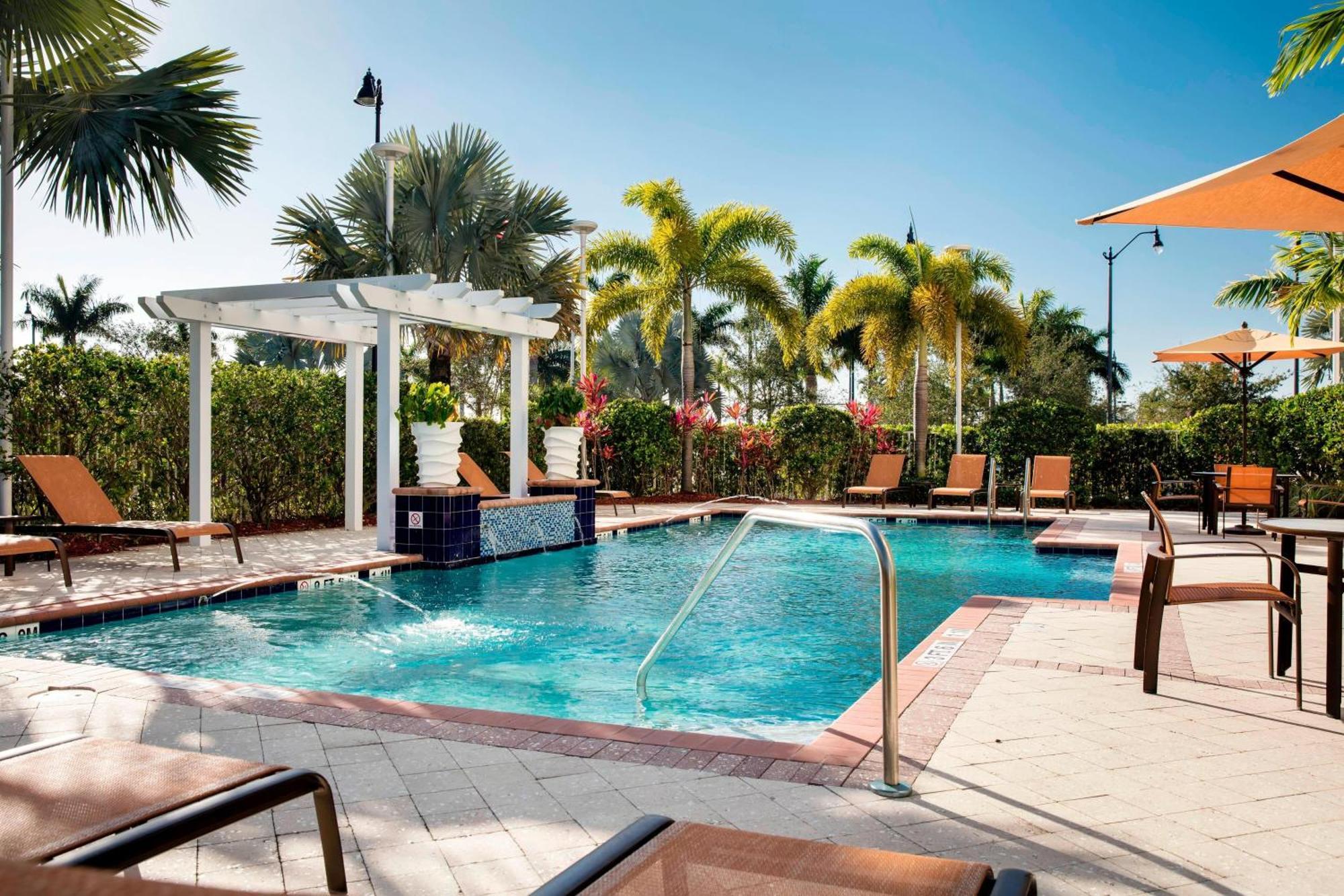 Courtyard By Marriott Miami 4*