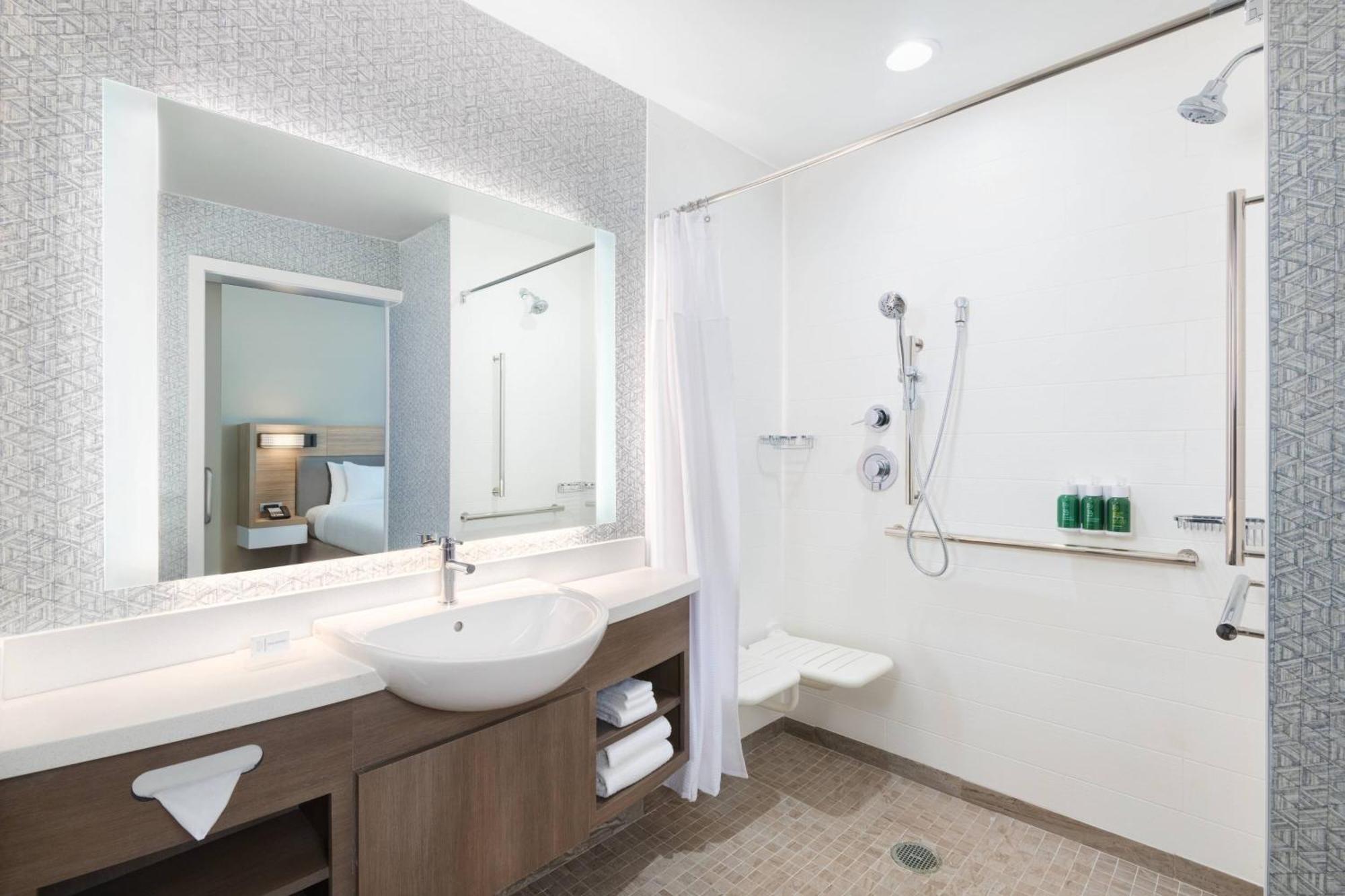 Hotel Springhill By Marriott Panama Beachfront 3*