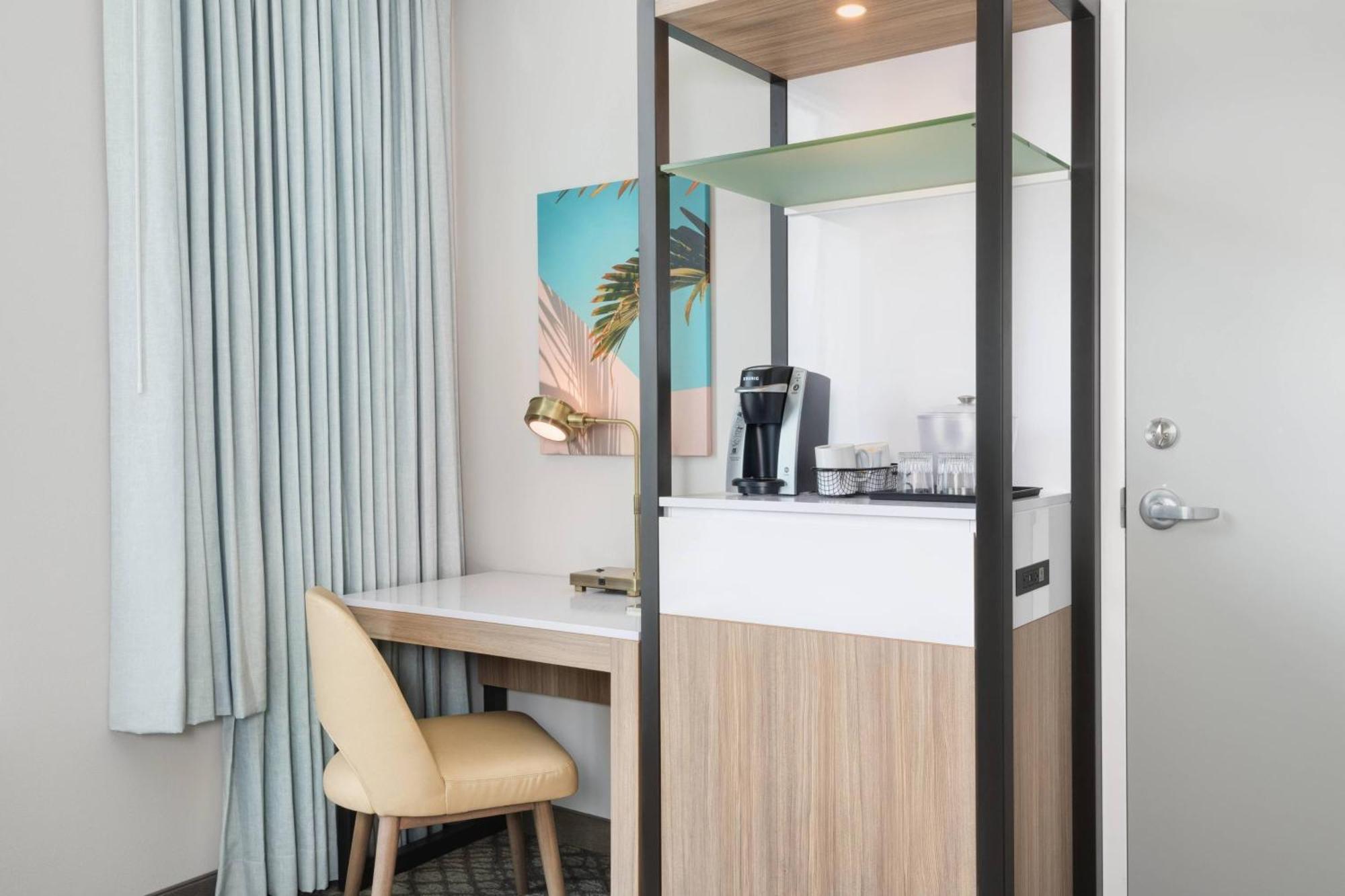 Springhill By Marriott Panama Beachfront Hotel