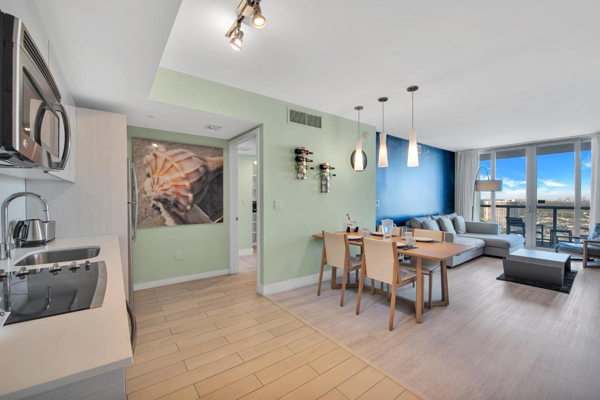 Water View Building With Pool - 5-min Walk To The