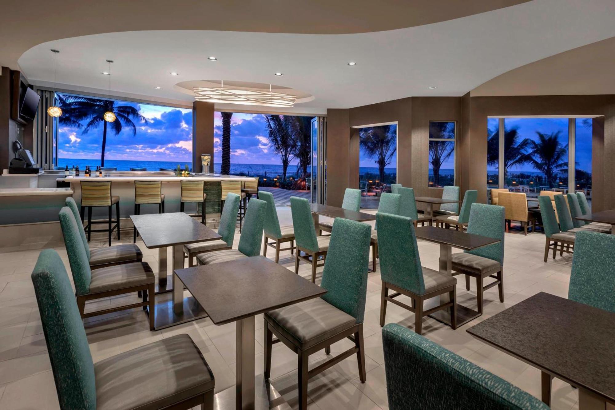 Lauderdale Pompano Beach/oceanfront