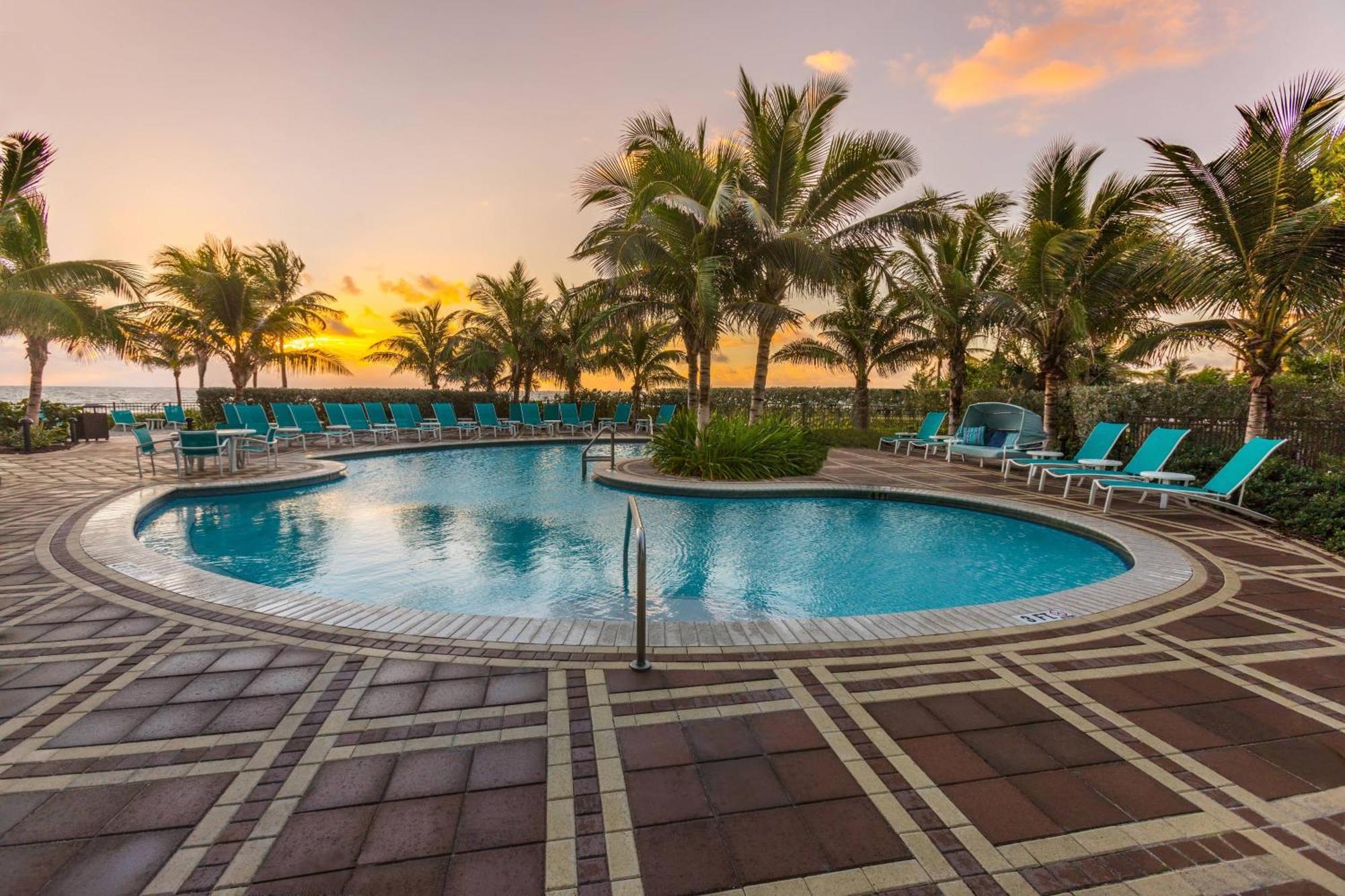Lauderdale Pompano Beach/oceanfront