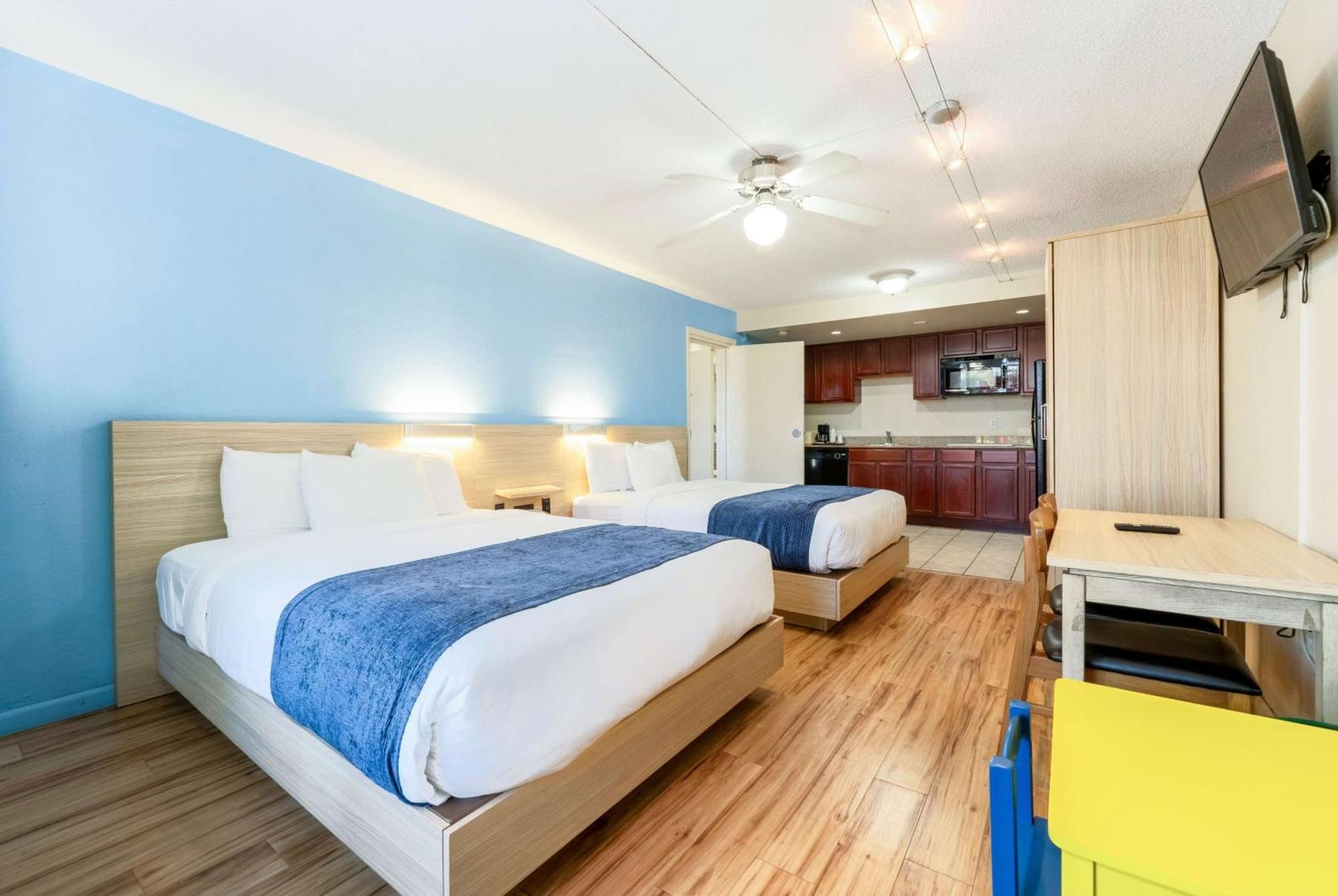 Hotel Ramada By Wyndham Flamingo Water Park 3*