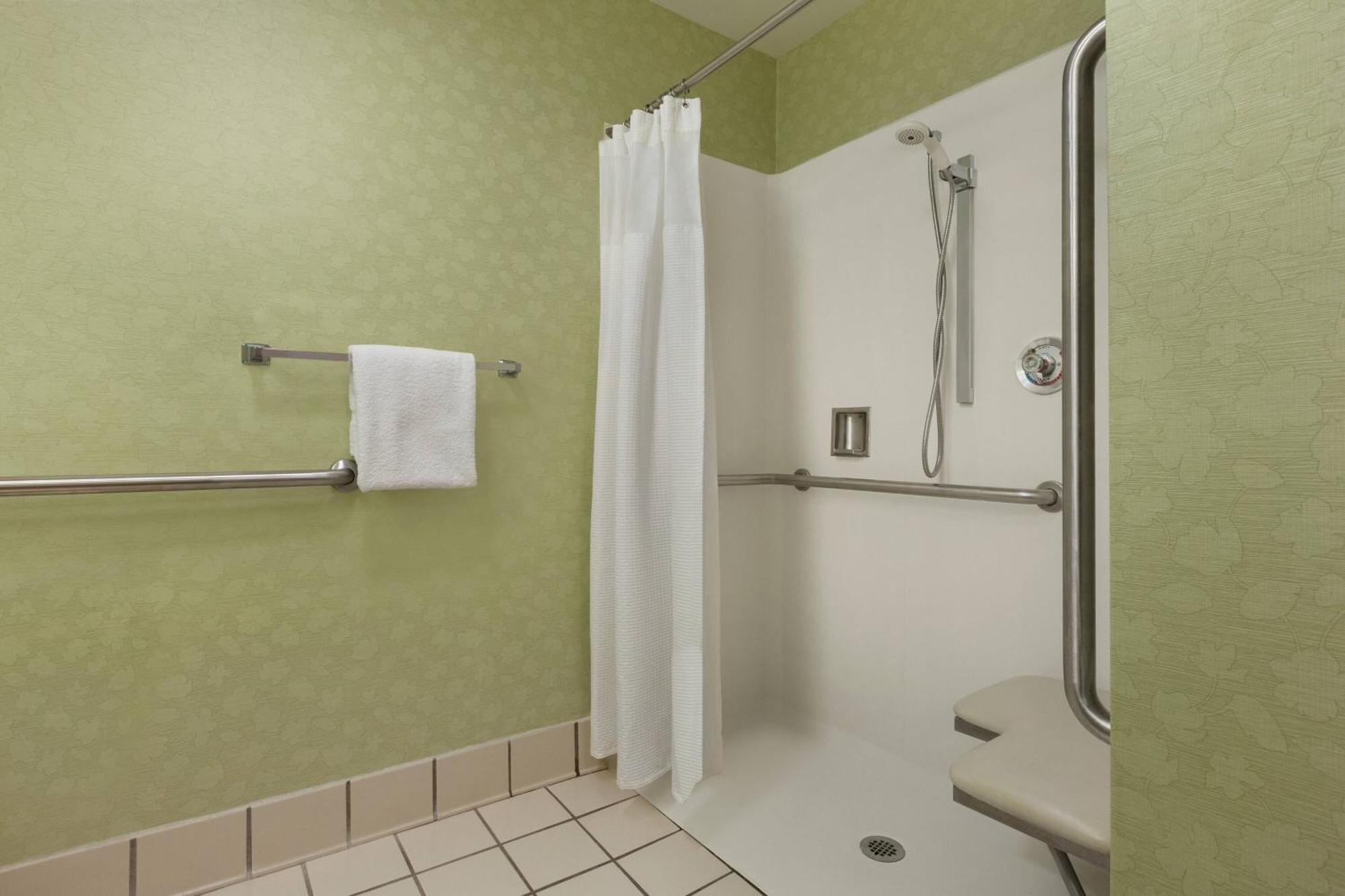 Springhill Hotel 3*
