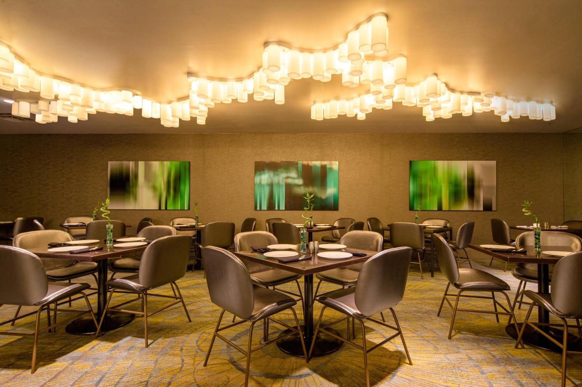 The Westin Waterside 4*
