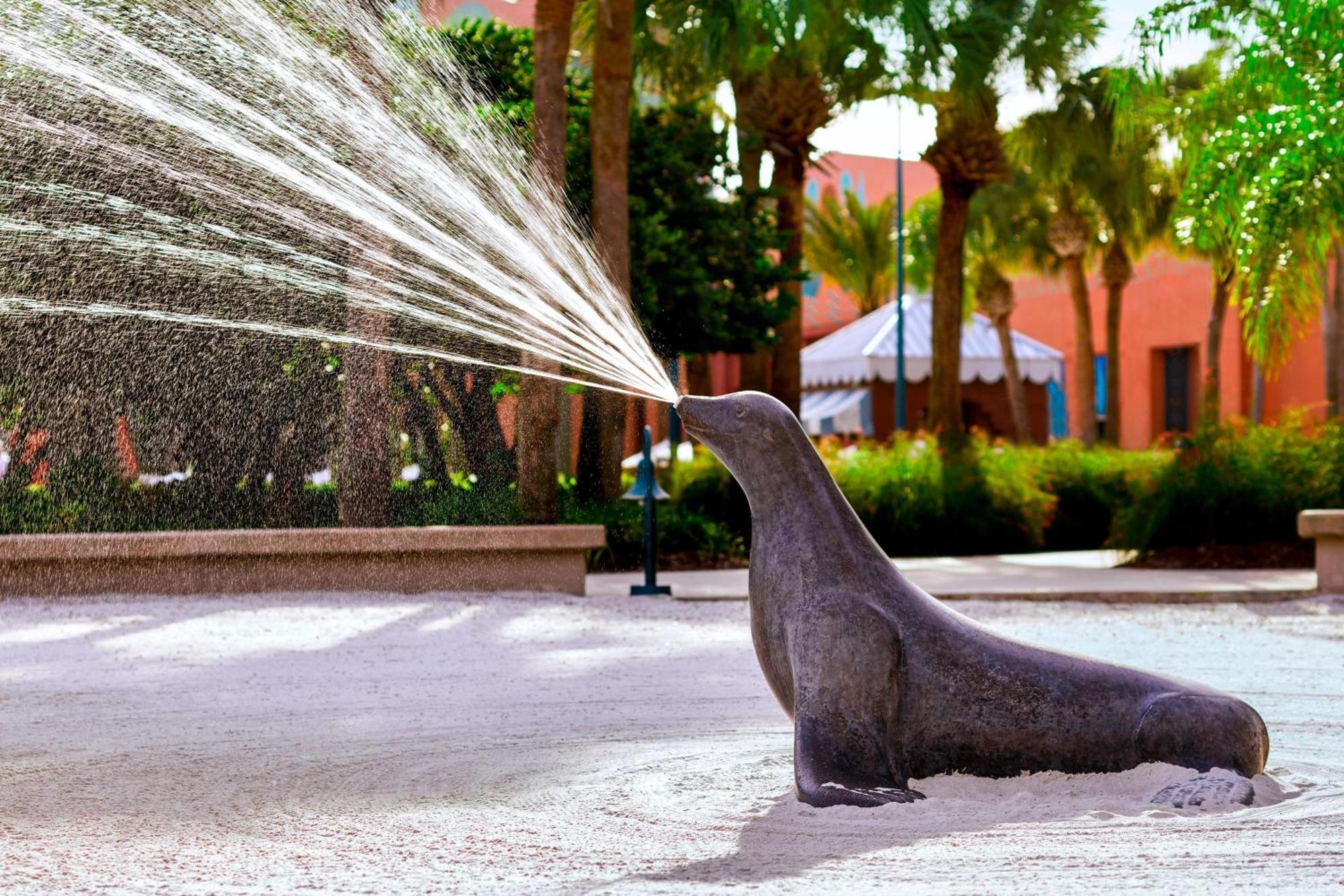 Walt World Swan Resort