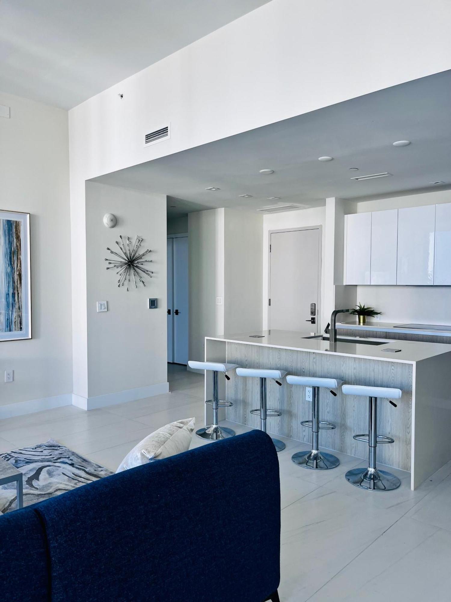 Ocean Views, Your Oasis Awaits Apartment Riviera Beach