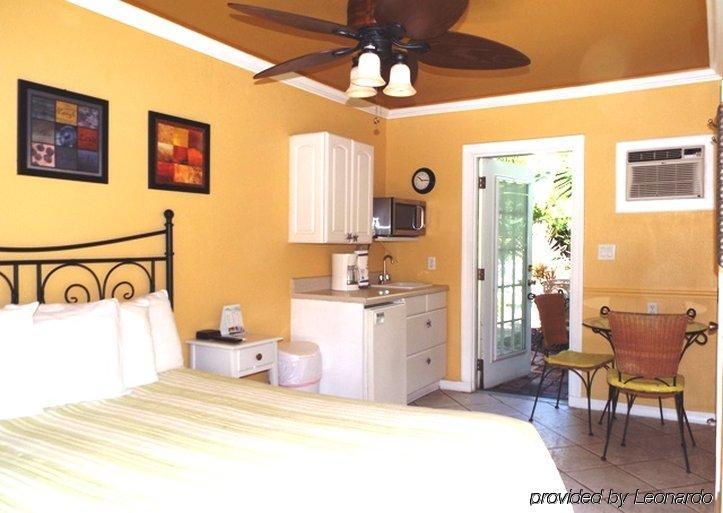 Haley's At Anna Maria Island 2*