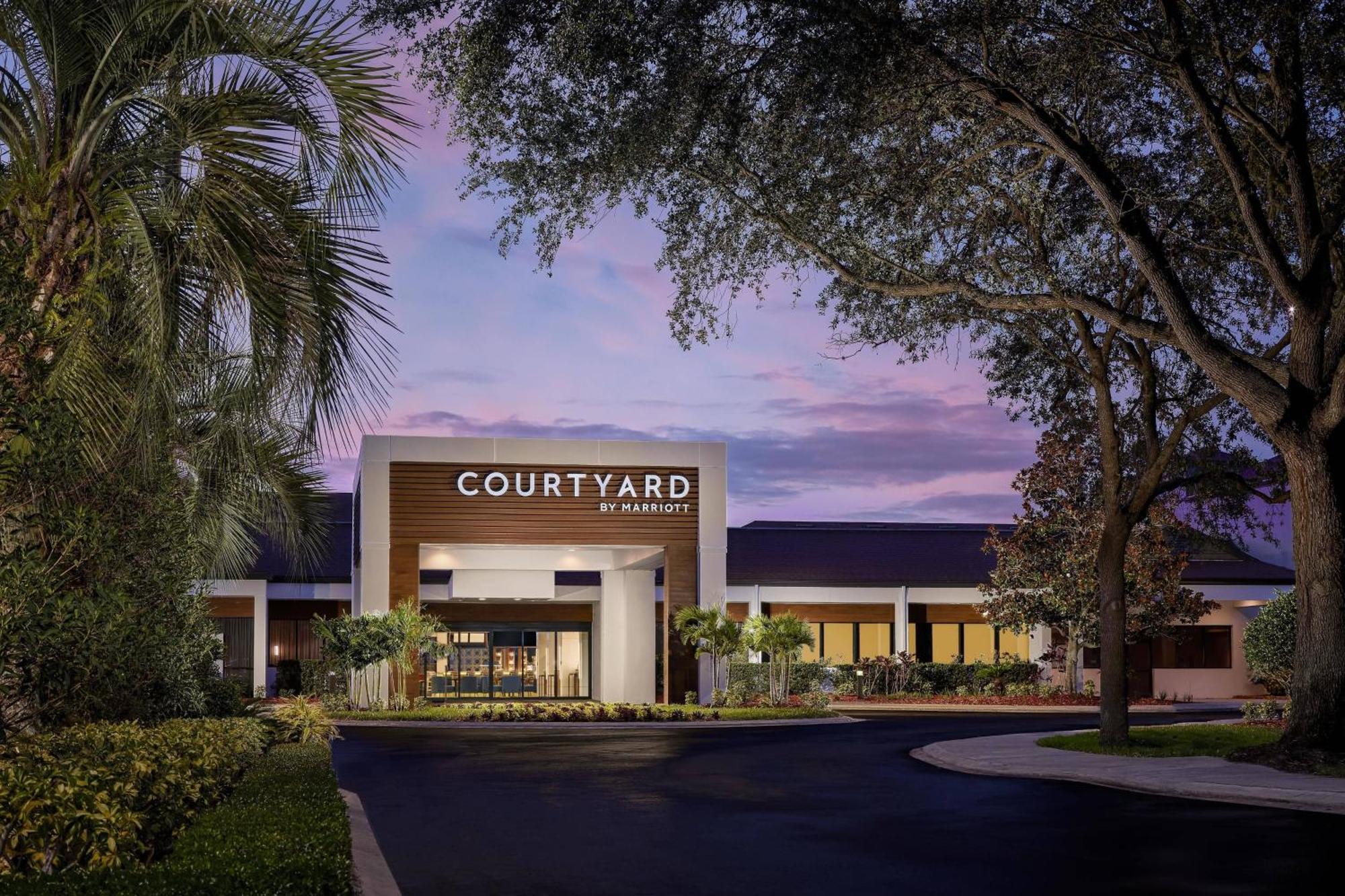 Courtyard By Marriott Orlando Buena Vista At Vista Centre Lake Buena Vista