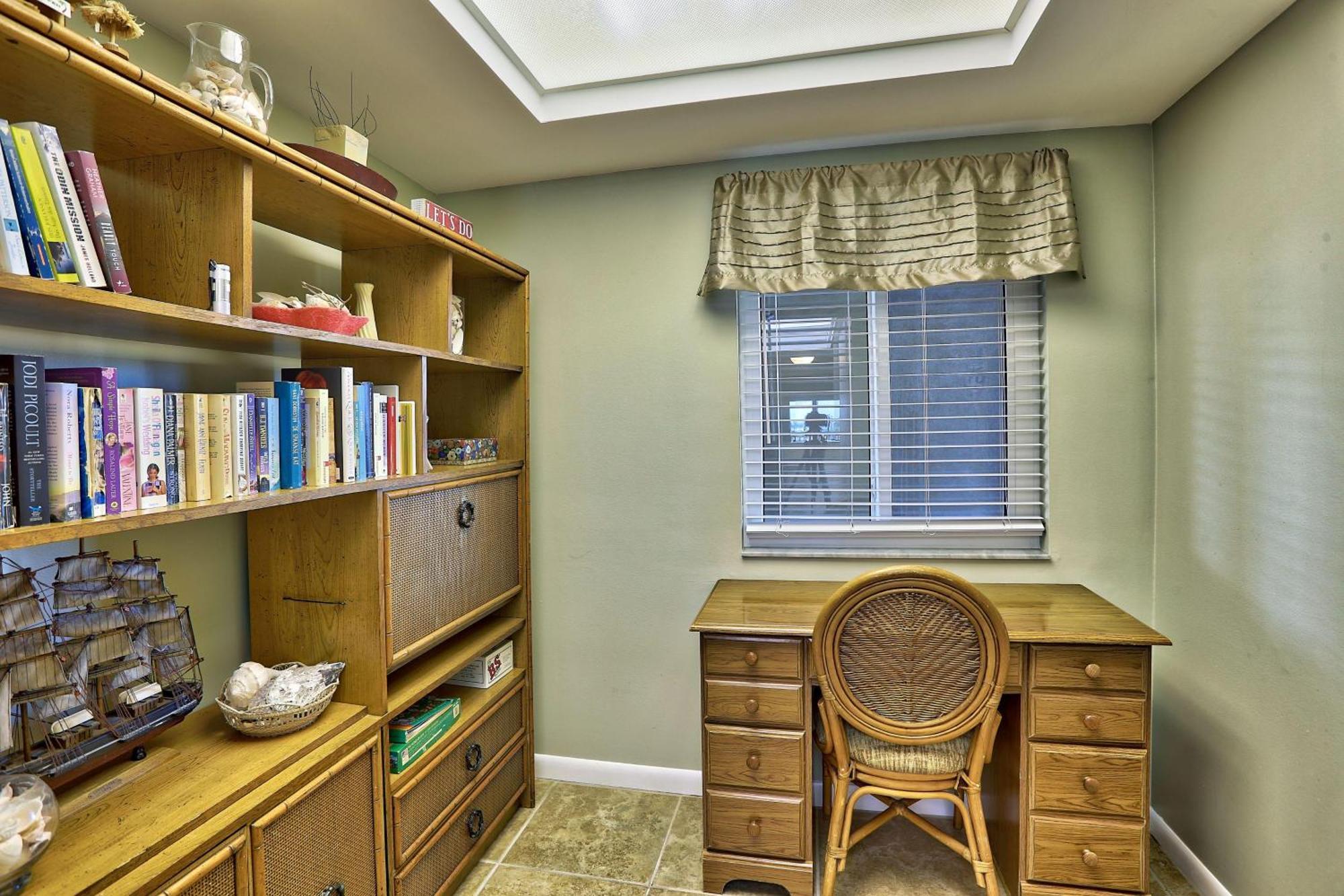 Land's End 4-304 Bay Front - Premier St. Pete Beach