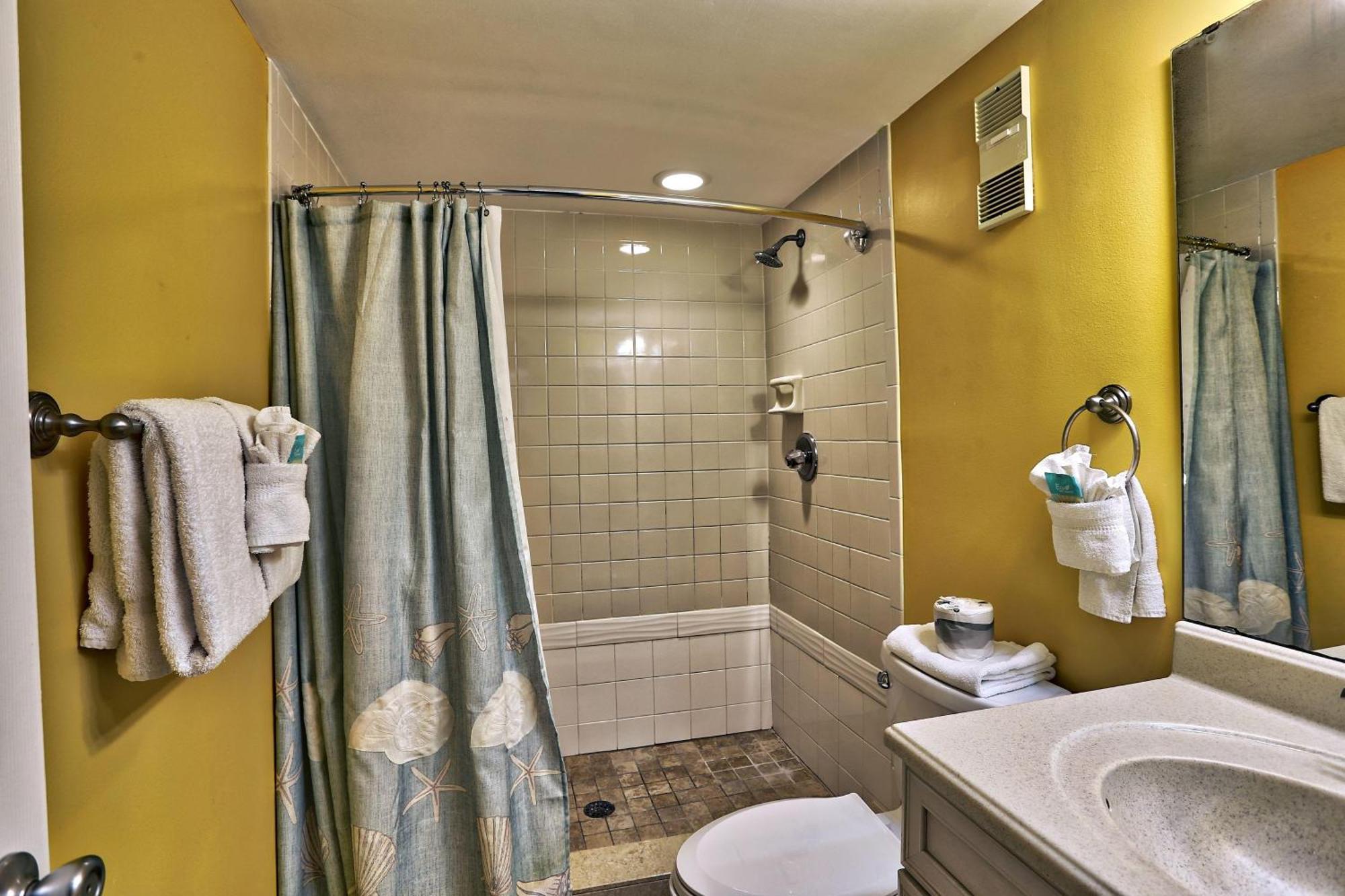 Land's End 4-304 Bay Front - Premier Holiday home *